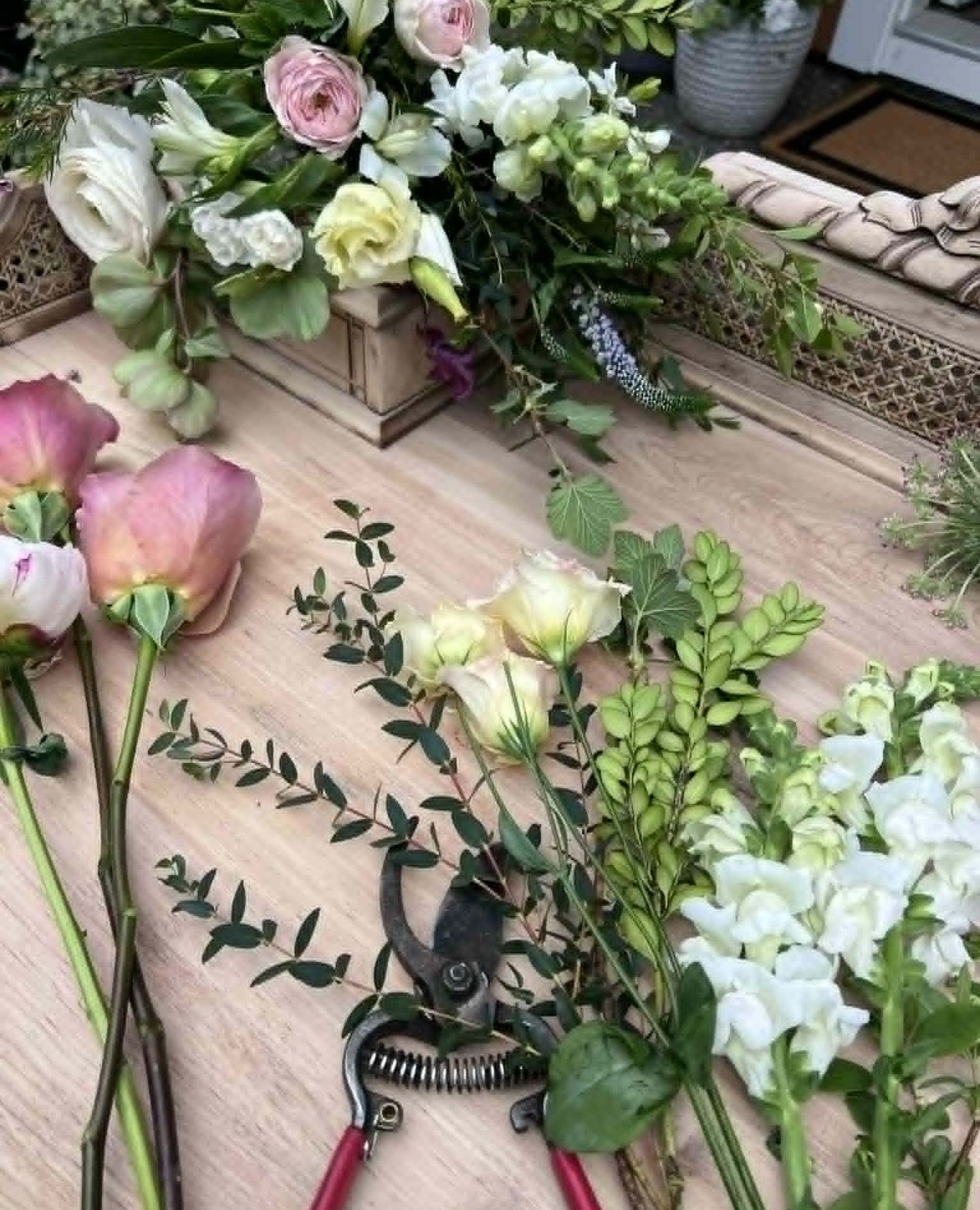 Mommy & Me: A Floral Gathering
A guided vase arrangement workshop designed for a mother and child to create side by side.
Working with seasonal flowers, you’ll each design your own arrangement—learning the basics of shape, placement, and natural movement in a relaxed and welcoming setting.
—
A simple, thoughtful way to spend time together and create something to take home.
—
Now booking online.
Niche Boutique Florals
.
.Limited spaces available.
.
#nicheboutiqueflorals
#mapleridgebc
#fraservalleyflorist
#mothersdayflowers
#flowersformom
#gardenstyleflorals
#myfrenchcountryflowerstudio
#flowerworkshop