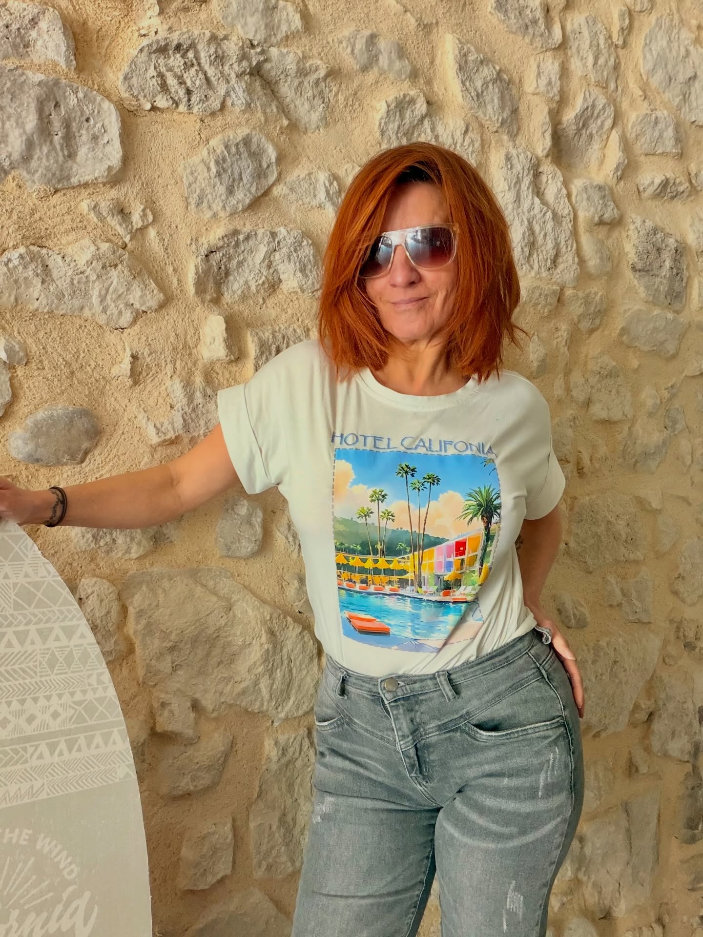 Alliez confort et style à la fois avec le T-shirt California. Facile à porter avec un jean ou sous une chemise ou blouson pour un look casual chic❤️🔥 #mademoiselleksigean #tshirt #mode #ootdfashion