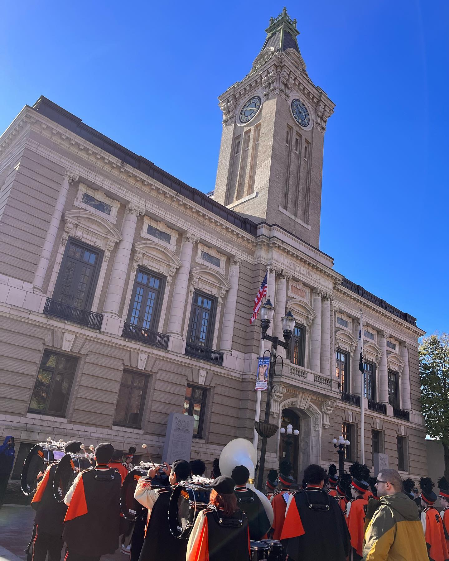 Happy Veterans Day, Marlborough! Great to walk in this morning’s Veterans Day Parade. 🇺🇸
Wonderful job @marlborobands on the music!