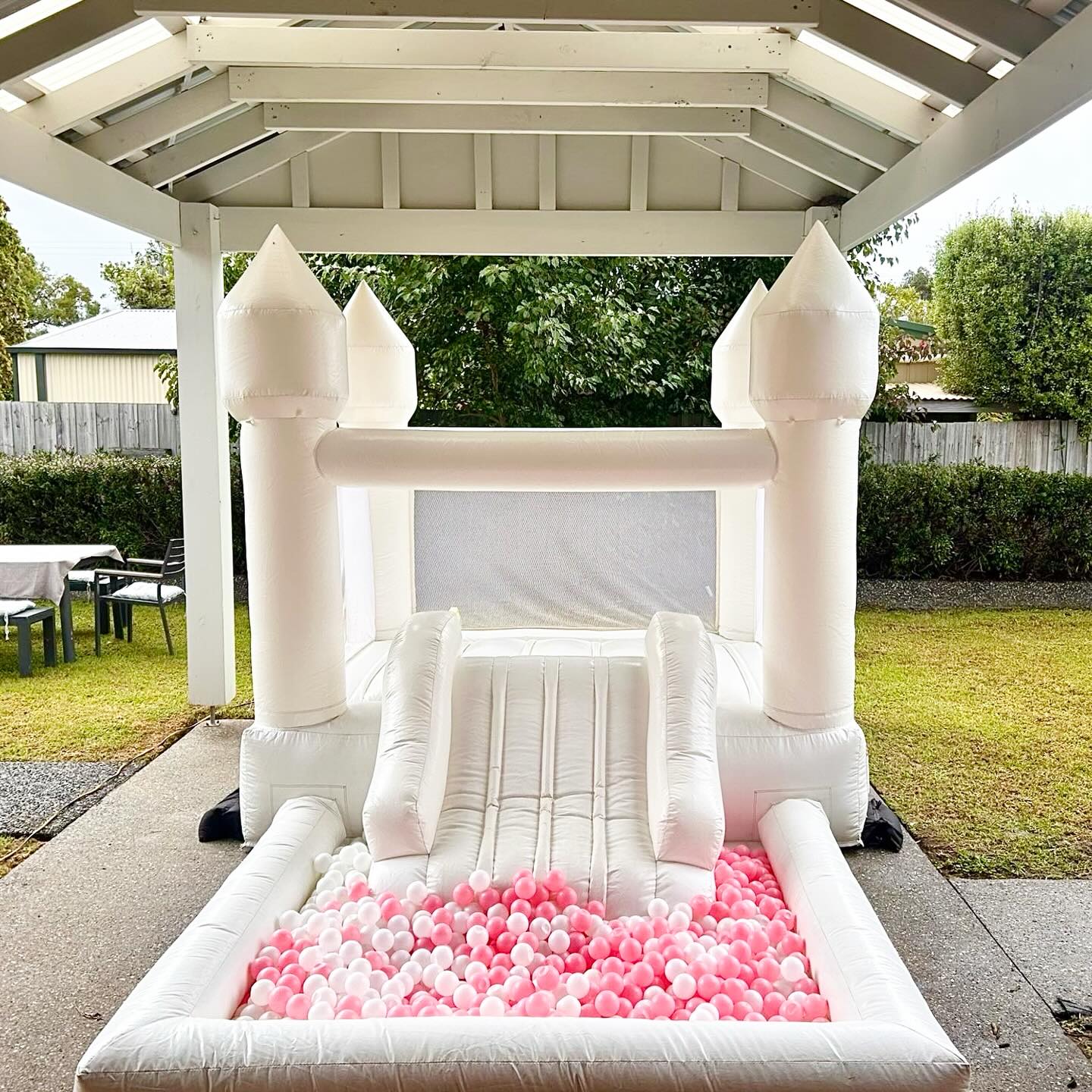 Melbourne weather had other plans 🌧️ but luckily the customer was prepared 🤍✨
Always have a backup plan so the fun never stops 💫
📍 Servicing Melbourne & Victoria wide
🌼 www.sunnyplayevents.com.au
🌼 Customisable Packages