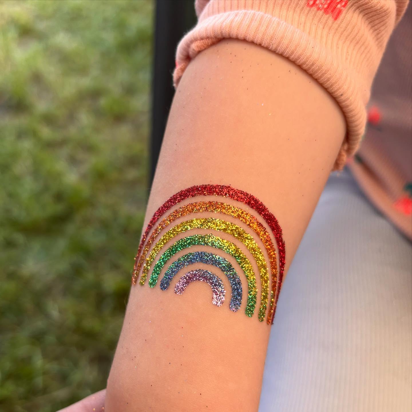 Sparkly rainbow tattoo from @uptoncountrypark today 🌈
#glittertattoo #dorset #upton #uptoncountrypark