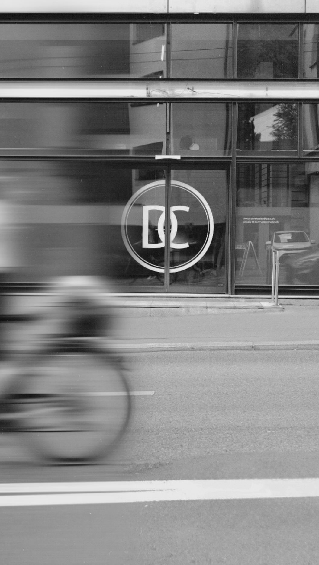 Hi Lucerne!
Hi Switzerland!
Find us here:
Zürichstrasse 43, 6004 Luzern
mailto:praxis@dermedesthetic.ch
+41 (0) 41 558 60 99