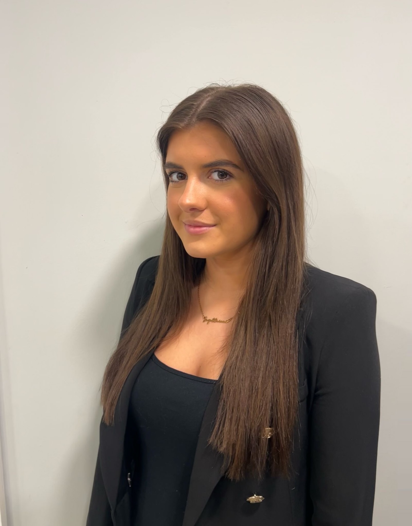 Izzy - Graduate Stylist
She is our level 2 qualified hairdresser, continuing to grow her knowledge with level 3 at college, she is offering selected services.
Izzy is our curly blow dry queen and has a natural love for all things hairdressing.
Izzy works:-
Tuesday 11-8
Wednesday 9-6
Friday 9-6
Saturday 9-5
Book now via the link in our bio 🤍
#salon167davidlloyd #salon167hair