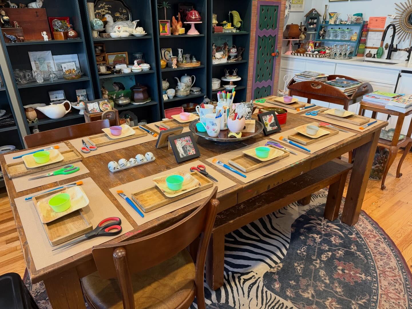 ready for our first private craft collage event✂️happy birthday Julie🎈we can’t wait to celebrate you today💜
dm for interest in your own craft party