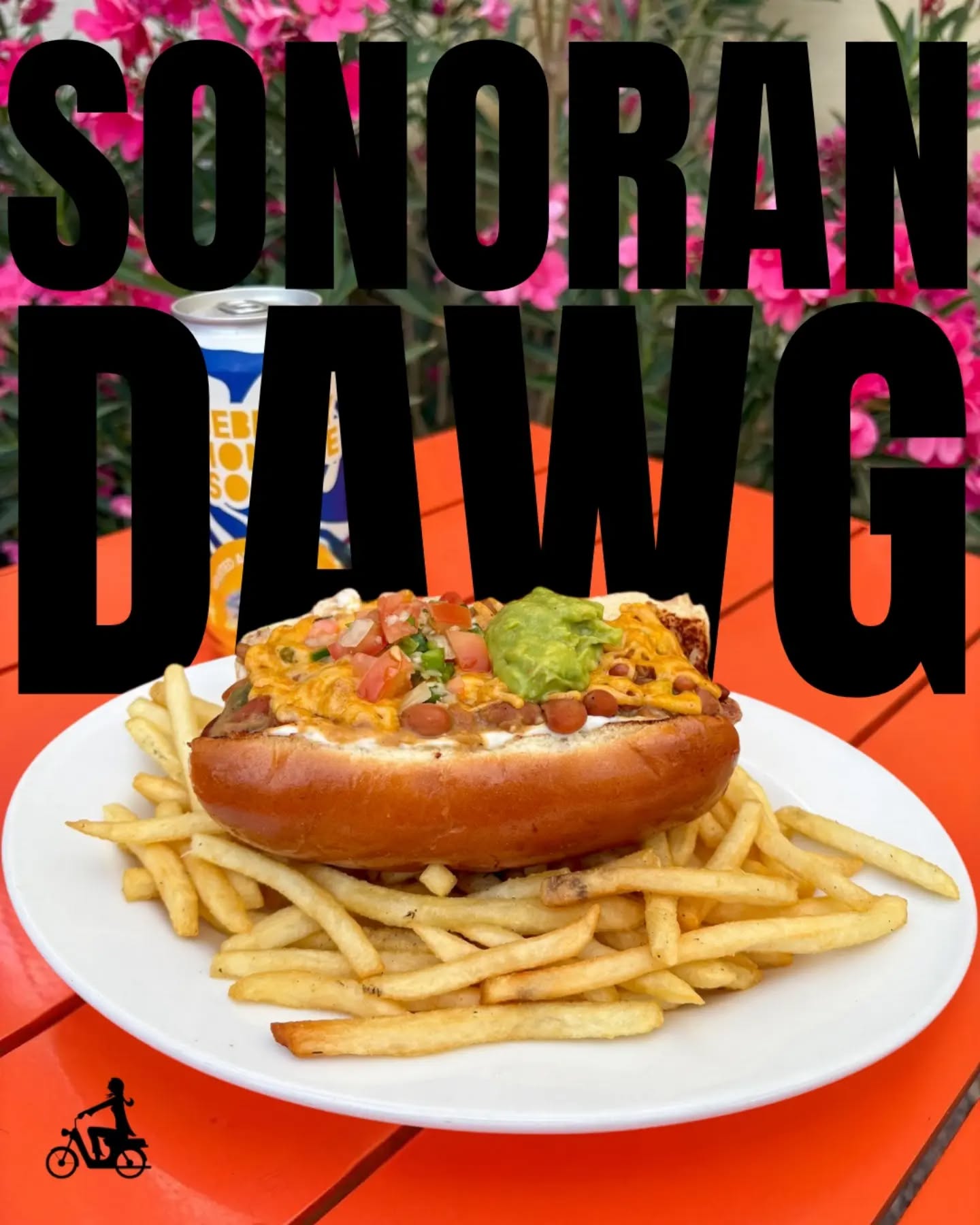 SONORAN DAWG🌭
Now at #greenTempe
@fieldroast veggie dawg wrapped in crispy seitan bacon, covered in red chili sauce, green chili pinto beans, and melty cheeze. Topped with fresh guac and pico de gallo. Comes with thyme fries!
🌵
#alwaysvegan