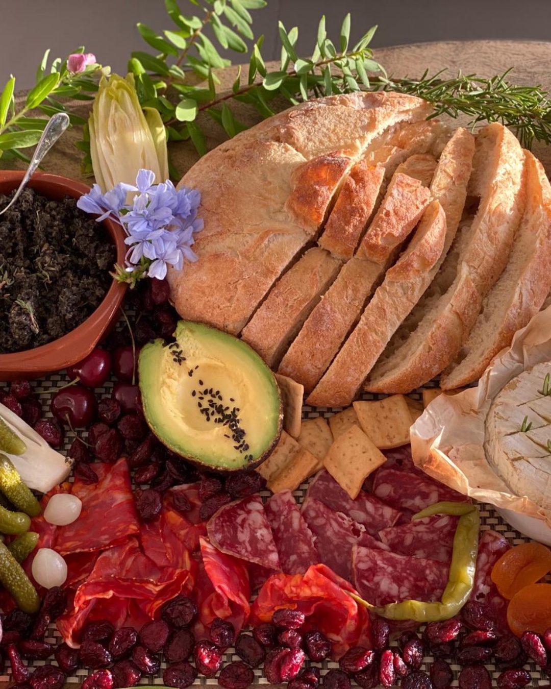 Freshly baked, beautifully laid, and ready to be devoured 😋✨
Every detail on our grazing table is a thought.
#NourishYourSoul #IbizaEats #GrazingGoals