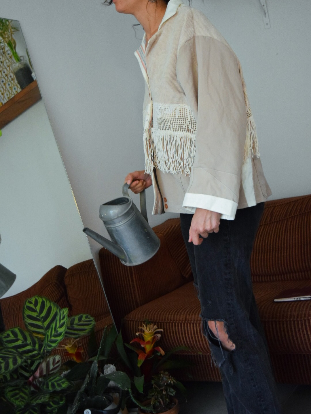 האביב מפלרטט והחורף עדיין קצת כאן. רגעים אחרונים לג׳קטים 🤍