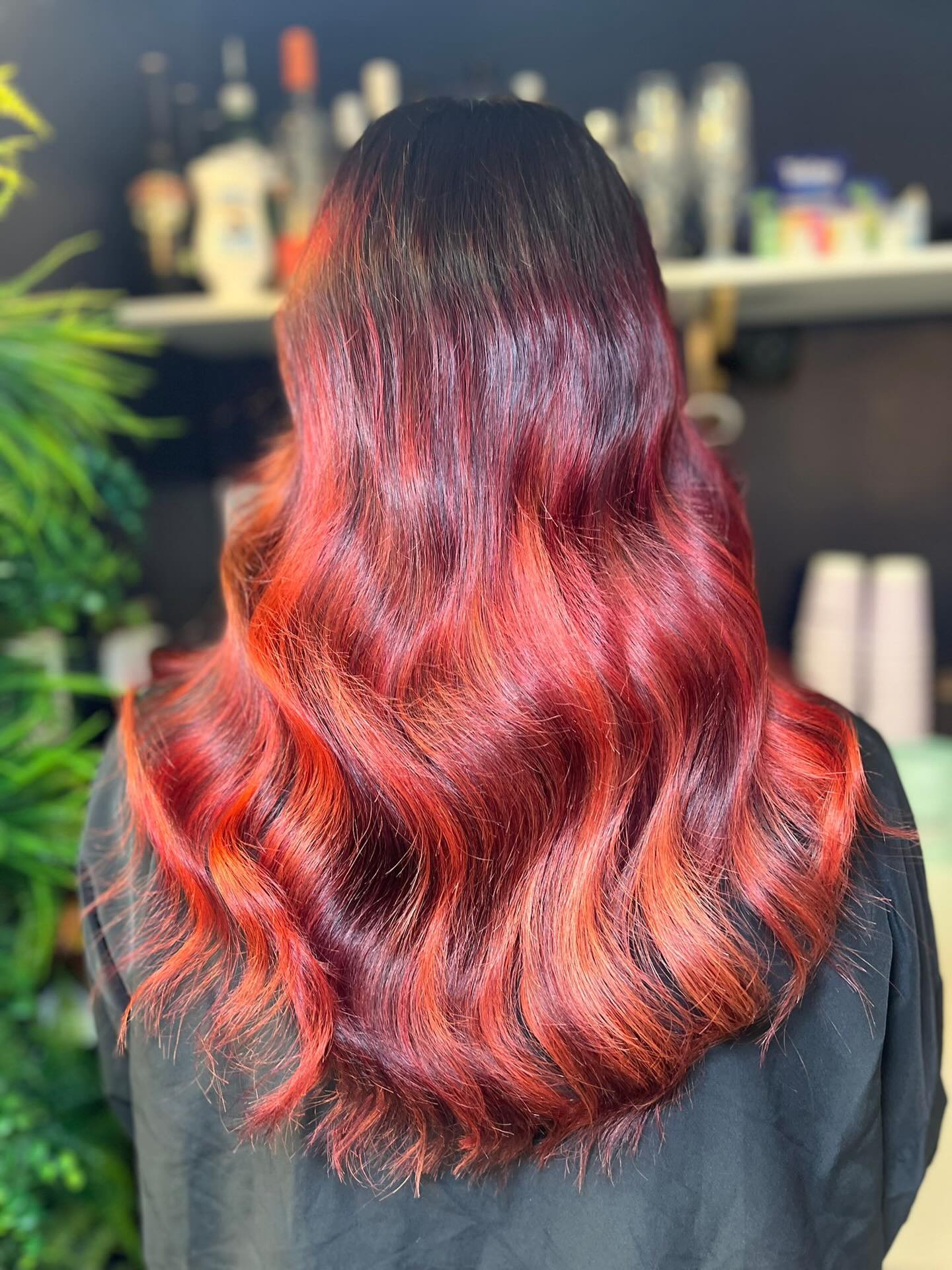 🔥Custom Balayage that burns bright🔥
Deep roots melting into rich red and fiery orange tones 🔥
A bold, seamless blend that brings warmth, depth, and serious shine. ❤️🧡 by stylist Ebony🫶🏻
@lorealpro_education_uki @lorealpro