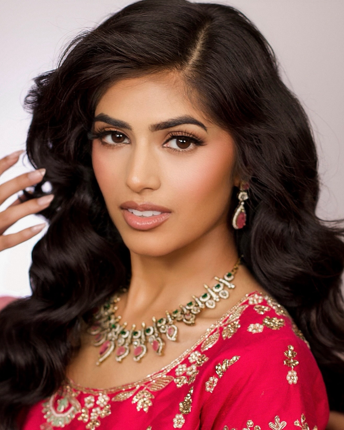 There is a difference between “glam” and bridal glam that still feels like you.
Especially for my South Asian brides, where your look needs to hold up through multiple events, long hours, and close-up photography… your makeup cannot just look good in person. It has to translate flawlessly on camera too.
This is what I’m known for.
Full coverage that is:
✔ weightless on the skin
✔ long-lasting through every event
✔ refined, never overpowering
✔ designed to complement your features, not cover them
Because the goal is not to look like a different person.
It is to look like the most elevated, polished version of you in every single photo, from your ceremony to your reception.
If you’ve ever felt like “full glam” turns too heavy or doesn’t photograph the way you expected, this is exactly where technique matters most.
And here’s the thing… South Asian bridal glam is not about doing more.
It is about doing it intentionally.
If you’re a 2026 or 2027 bride and this is the direction you’ve been looking for, you already know what to do 🤍
Bridal Makeup @verosolimanbeauty
Bridal Hair @verosolimanbridal Team
Glam Portrait @verosoliman
South Asian bridal makeup New Jersey, NJ bridal makeup artist, Indian bridal glam, Pakistani bridal makeup, full glam bridal makeup, long lasting wedding makeup NJ
#njbridalmakeupartist #southasianbride #njmakeupartist #bridalmakeupnj indianbridemakeup