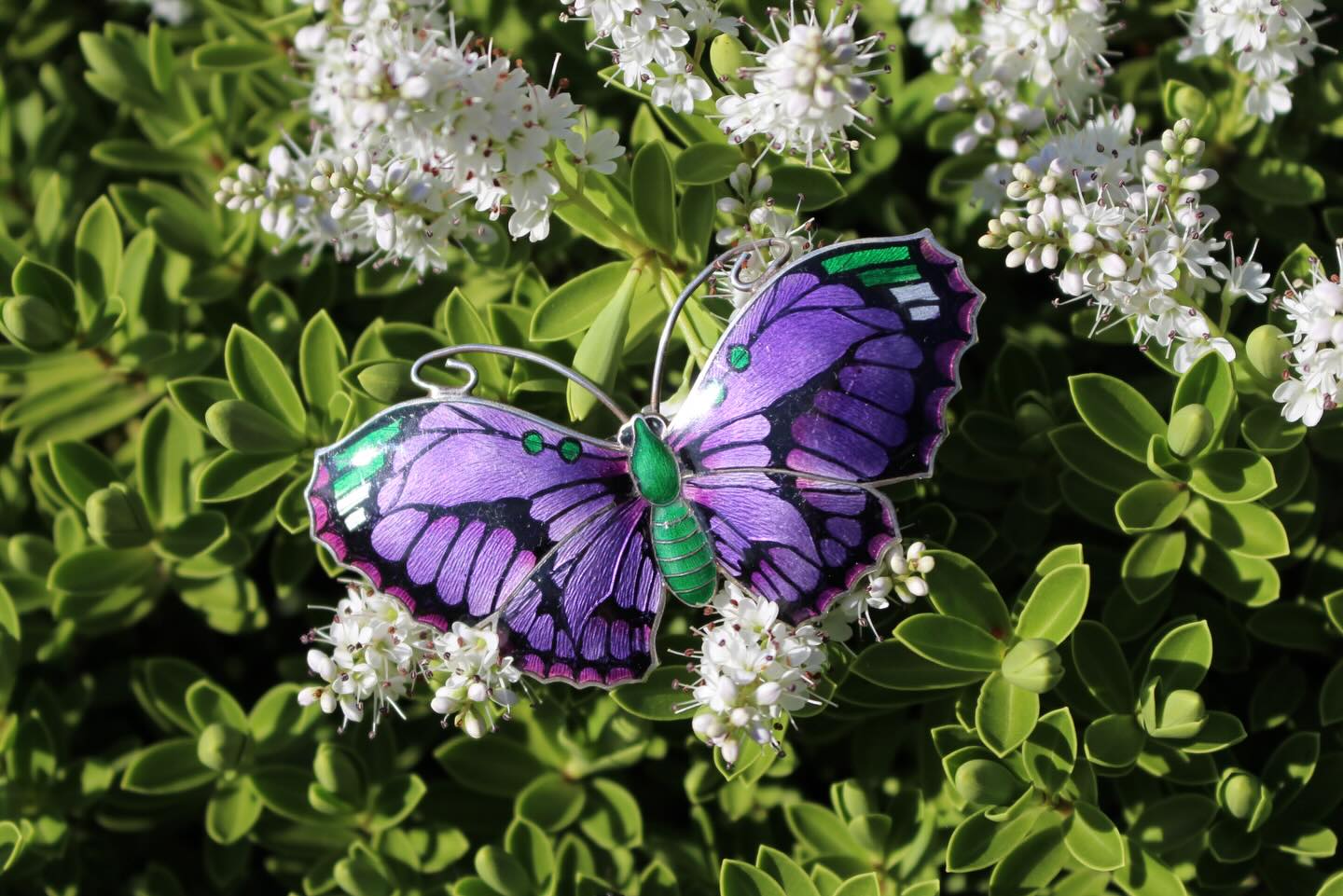 Celebrating the start of Spring here in the UK (although it feels far from springlike today!)
Here’s a promise of things to come … 🌸💚🦋🌼💎
#springishere #antiquejewelryaddiction #butterflybrooch #antiquejewellery #thingswelove