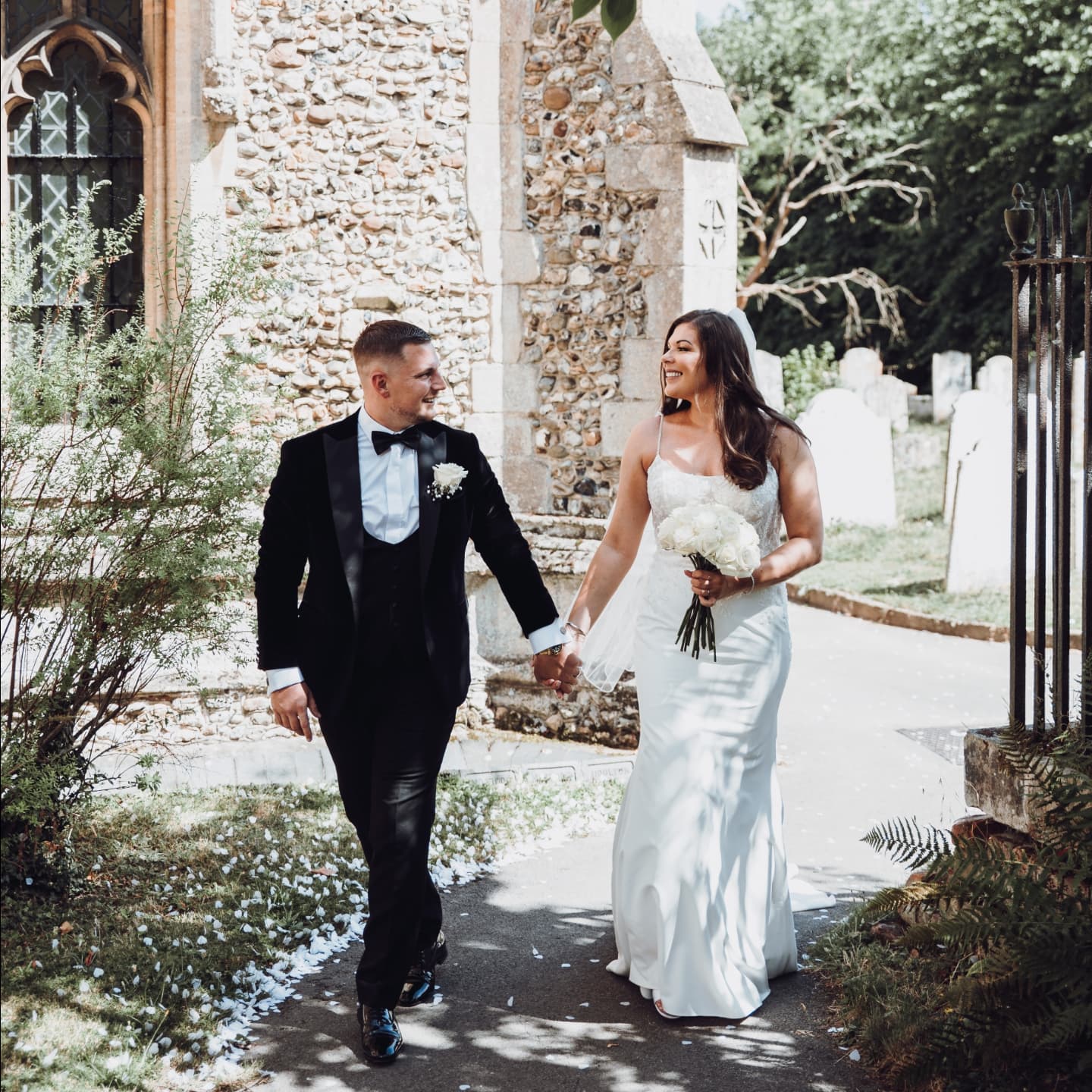 Beautiful wedding this weekend and rounded off today with a 50th wedding anniversary!
Makeup - @nataliedaisy.makeupartistry
#wedding2025 #indieweddingphotographer #destinationweddingphotographer #weddingphotographer #fineartwedding #instawedding #elopementwedding #weddinginspo
#junebugweddings #dreamcatcherweddingsuk #bride #groom #vaultymanor #theknot #hitched #vscowedding #EssexBride #essexweddingvideo #EssexWeddingPhotographer