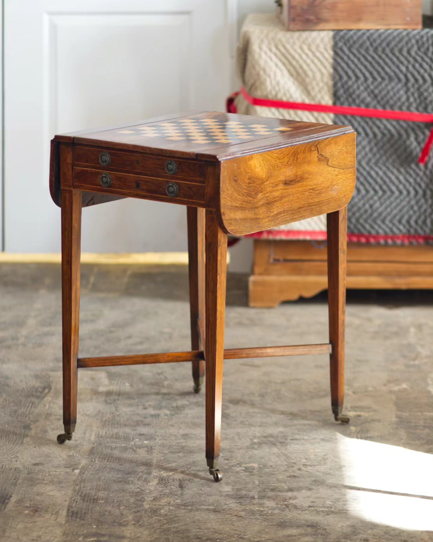 Rosewood game table:
Replaced missing pieces and banding, tightened structure, improved fit of sliding top, cleaned and lightly french polished.
#furniturerestoration #furniturerestorer #furniturerepair #gametable #rosewood #shellac #shellacfinish #frenchpolish #frenchpolisher #restoredinbaltimore