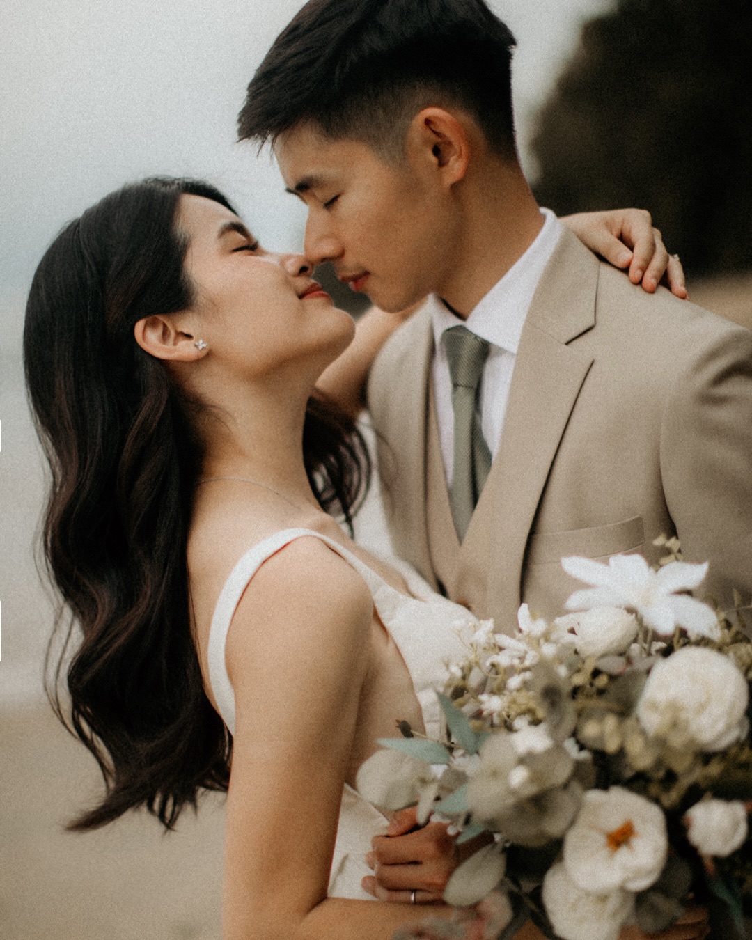 A little lost in the woods with J & A 🤍
Gown @jennyyoonyc
Makeup @mel_beautywithoutfilter