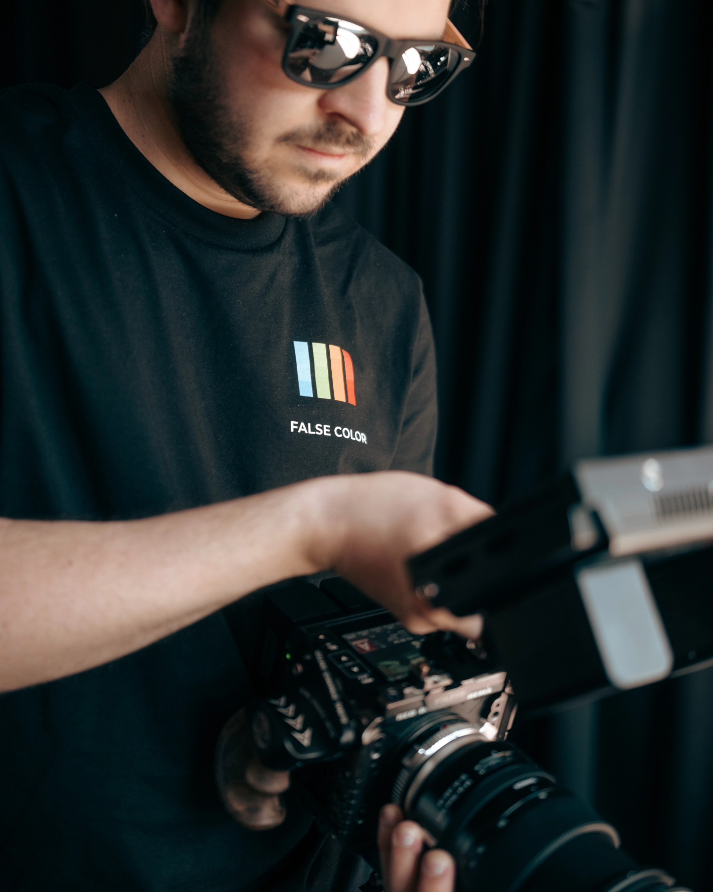 Was für ein Abend! 🎉💃
Am Wochenende durften wir einen wunderschönen Henna-Abend, voller Emotionen, Farben und Traditionen begleiten. ✨
Für uns war's nicht nur ein Job, sondern auch eine ganz neue Erfahrung. 🙌
Das Highlight: Unsere RED Komodo war zum ersten Mal im Einsatz! 🎥🔥
Mega Abend, mega Erfahrung, gerne wieder! 💯❤️
#hennaabend #falsecolor #redkomodo #eventshooting #weddingvibes #newgear #dokumentation #behindthescenes