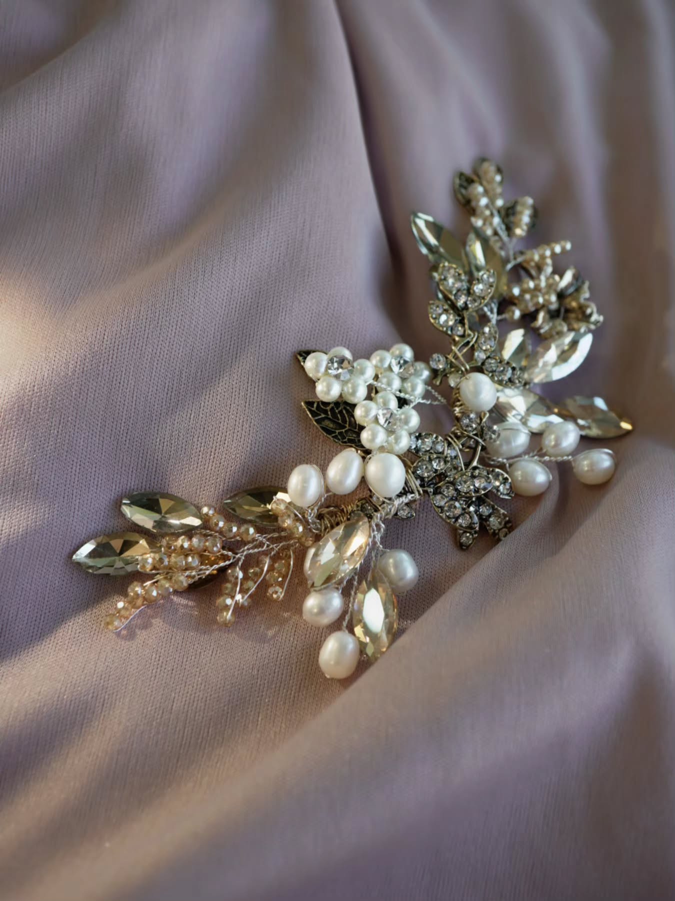 Details ✨️
#handmade #weddinghairpiece #weddinghairstyle #tocadosnovia #bridetobe