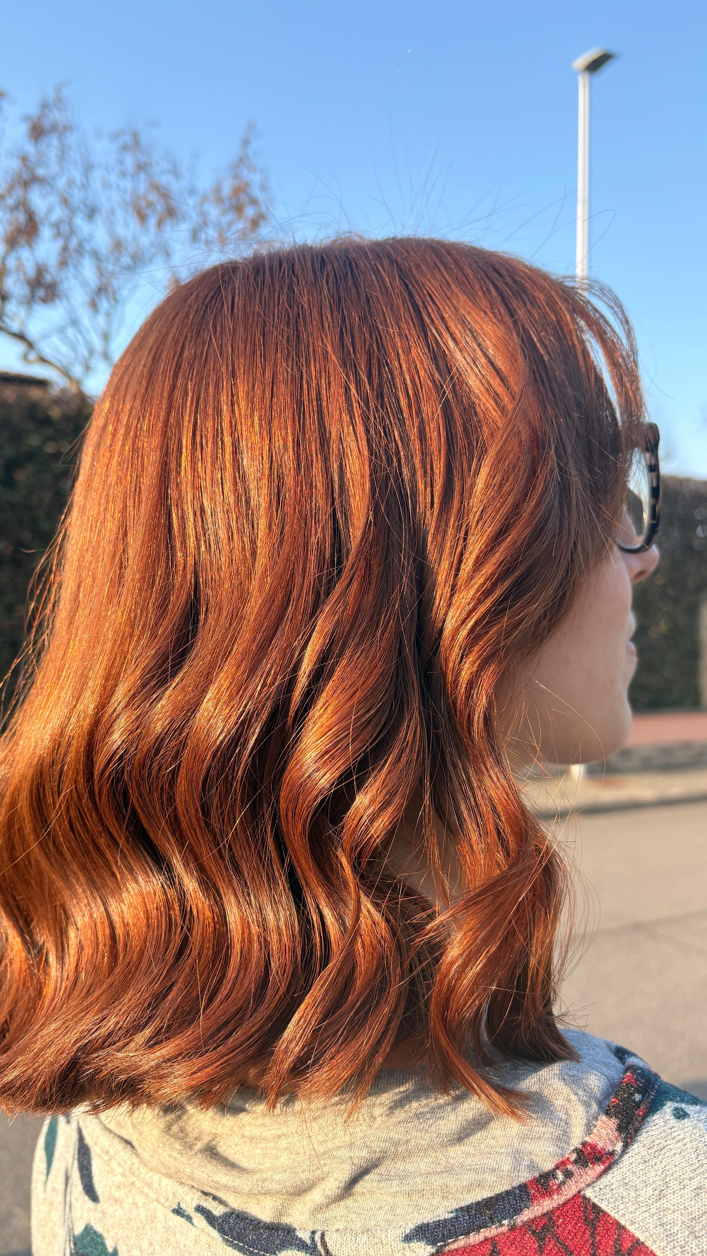 SFUMATURE DI RAME E ONDE DI SETA✨ Il segreto per un colore vibrante? Una corretta idratazione e i giusti riflessi. Ti piace questo tono caldo per la primavera?
👇 Dimmi cosa ne pensi nei commenti! #tricovitaparrucchieri #ramato #onde #tricovitalab