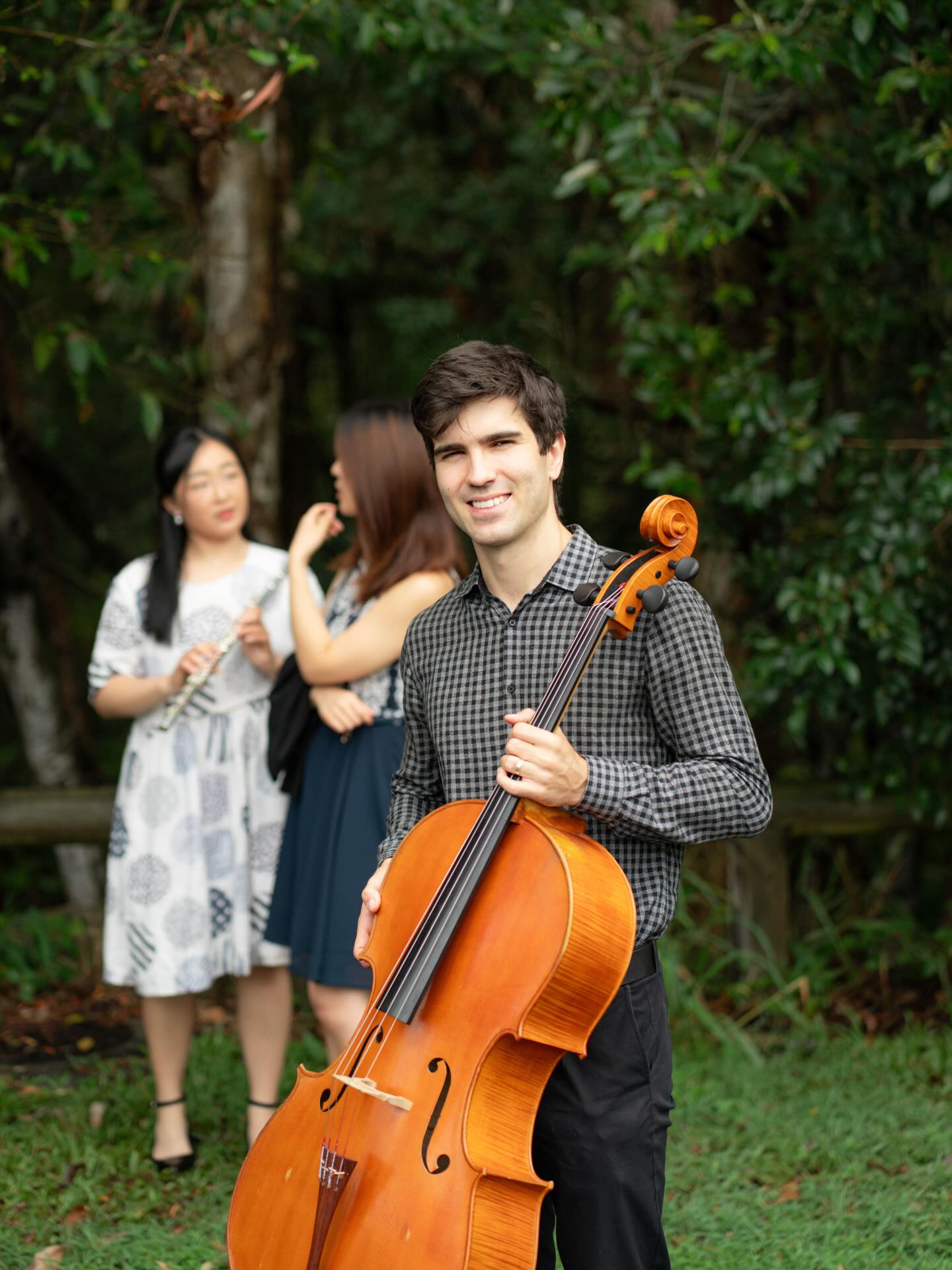 Meet the cellist who will be performing this Saturday at Tales of Tonality! 🎻
Born and raised in Brisbane, @michael.d.gibson7’s journey as a cellist has led to him studying and performing in venues all across the world. He has been a participant at many chamber music festivals, including the Icicle Creek Festival in Washington, Musical Chairs Festival in Montréal, Ticino Musica in Switzerland and International Sommerakademie in Germany. Closer to home, Michael has performed with the Queensland Symphony, as well as with Camerata, Ensemble Q, the Australian Youth Orchestra and the Queensland Youth Symphony.
Following the completion of his Bachelor of Music at the Queensland Conservatorium, Michael travelled to Hamburg, Germany to undertake further postgraduate studies with Tanja Tetzlaff at the Hamburg Hochschule für Musik und Theater. He returned in 2023 to perform in Wagner’s Ring Cycle with the QSO, and was subsequently in 2024 an academist with the QSO and an upbeat artist with Camerata, Queensland’s Chamber Orchestra.
During his time at the Queensland Conservatorium, Michael was the recipient of many prizes and awards, including the Brisbane Club Award, Vada Jefferies Bach Prize, Basil Jones Sonata Prize and 4MBS Chamber Music Prize among others. He led the Conservatorium Symphony Orchestra cello section on several occasions, and was selected to perform Schumann’s Cello Concerto with the orchestra in his third year. Throughout his time as a student Michael has had many inspiring mentors, including previous teachers Trish Dean, Meta Weiss and Melissa Dineen. Currently, Michael works as a freelance musician in Brisbane, with a busy private teaching studio.
Catch Michael at our upcoming recital this Saturday 28th of Mar at 2pm!
Tales of Tonality: a flute, cello & piano recital by the Waterlily Musicians
📆Saturday 28th of March, 2pm
📍4MBS Performance Studio, 384 Old Cleveland Rd Coorparoo QLD 4151
🎟️link in bio or trybooking.com/DJPHU
📸@minim.pictures
#brisbanemusic #brisbanecellist #brisbaneclassicalmusic #brisbanelivemusic #brisbaneconcert