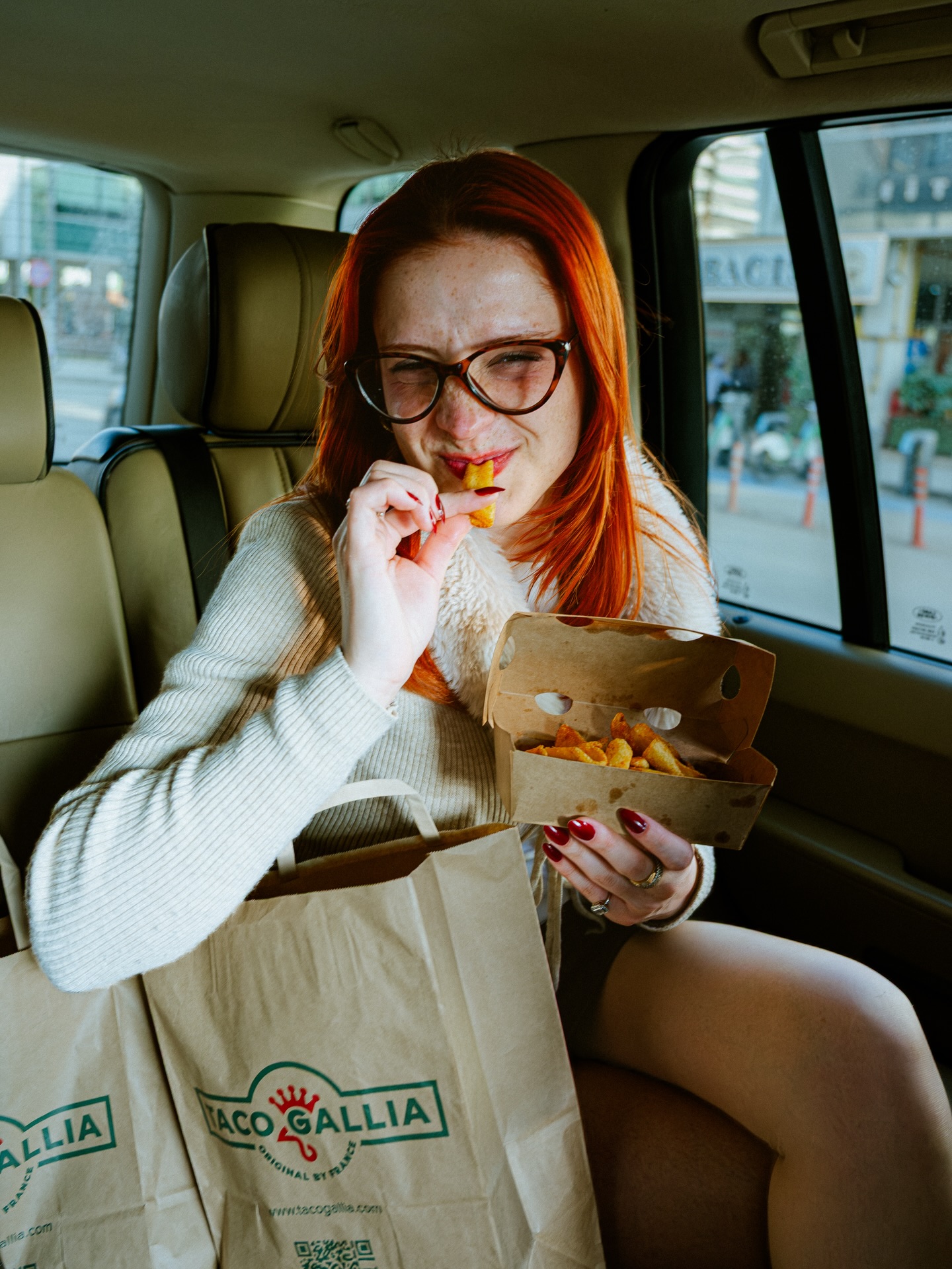 Arabada, yolda, dersten çıkınca… Canın ne zaman isterse Taco Gallia yanında 😏
Paketini al, aç ve keyfine bak 🤤
🛵 Yemeksepeti, Getir, Migros Yemek, Trendyol Yemek
📍 Yenibağlar Mahallesi, Prof. Dr. Yılmaz Büyükerşen Bulvarı No:110/B, Tepebaşı / Eskişehir
☎️ +90 533 766 72 26
#tacogallia #eskisehirlezzetleri #tacoseverler #bowl #frenchtaco