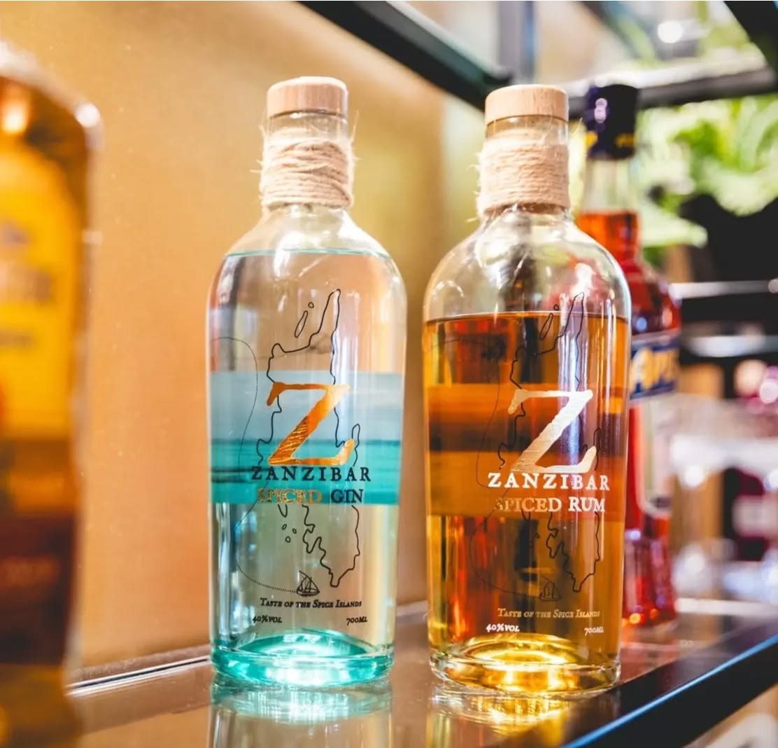 We love seeing our bottles behind the bar, especially on one as good looking as the bar in the freshly refurbished @gorcotthall party room! 🍹🍾💍
What an amazing job they did to get the whole room turned around just in time for the start of the 2024 wedding season, it looks incredible!
We can't wait to bring a little taste of Zanzibar to some amazing weddings this year! 🥂🇹🇿
If you're lucky enough to be over at Gorcott Hall for an event, make sure to ask Donna, Mark or Sophie for the "Olly Bolly" special - it's their take on a Dark N Stormy 🍹
📸 @chrisjturnerphotography
#weddings #zanzibar #zanzibarwedding #zanzibarrum #rum #gin #ginandting #ginstergram #rumlife #mojitos #ginandtonic #smallbusiness #ukwedding #tasteofthespiceislands