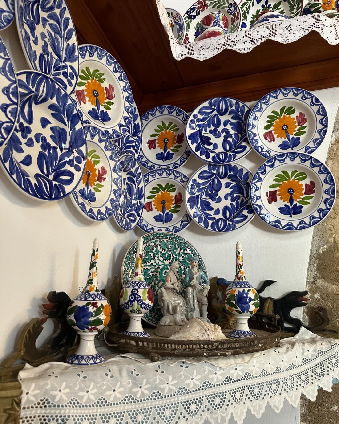 Every detail within the traditional house in Koskinou tells its own unique story. The interior design is truly breathtaking. We eagerly await the opportunity to share this extraordinary experience with you. ✌️