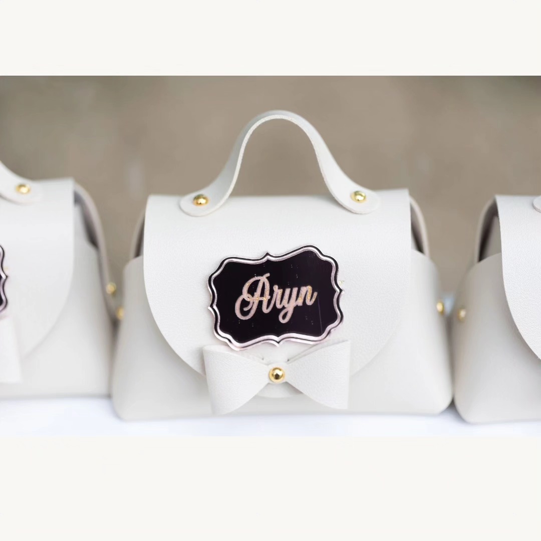 Custom "tea" bags π€ͺπ₯° love a good detail.
#customfavors #acrylicdetails #teapartythemedecor #teaparty #lasermade #happybirthday #birthdaygirl