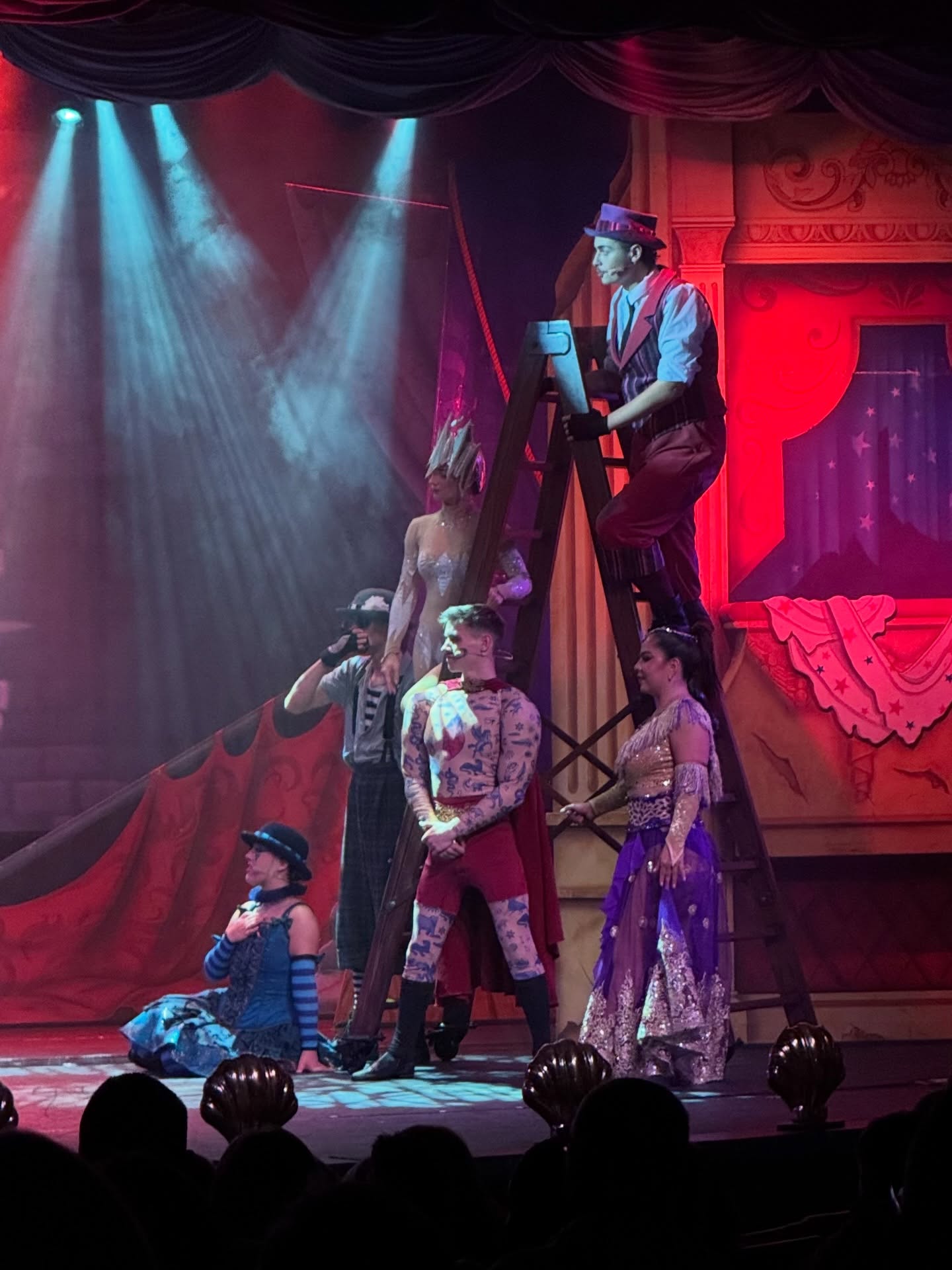 ✨ FIRST SHOW OF THE CRUISE ✨
We headed to the Broadway Show Lounge onboard Marella Discovery for our very first show… and WOW 😍
At 20:00 & 22:00, the Marella Show Cast presented Revive and it did not disappoint. Think incredible costumes, powerful vocals, and a cast full of character bringing this unique story of misfits back to life. 👏👏👏
The energy, the talent, the production… honestly blew us away for night one. If you’re onboard, this is a MUST-SEE
Have you seen Revive yet? What did you think? 👇
#MarellaCruises #MarellaDiscovery #Cruise #TomAndDomTravel #GrecianDiscovery