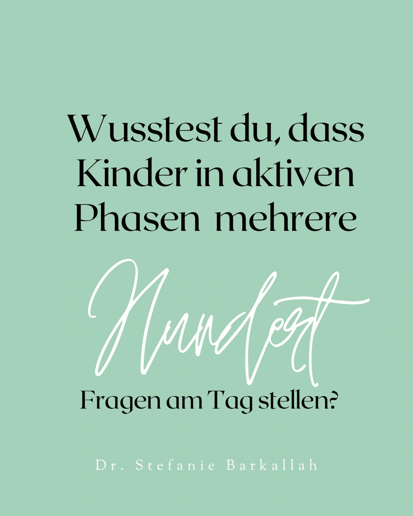 Wusstest du, dass Kinder täglich unzählige Fragen stellen?
Nicht, weil sie uns herausfordern wollen.
Sondern weil sie die Welt verstehen möchten.
Und noch wichtiger:
Weil sie über Fragen Verbindung suchen. ❤️
„Warum ist das so?“
bedeutet oft auch:
👉 „Hilfst du mir, das einzuordnen?“
👉 „Bin ich hier sicher?“
Studien zeigen:
Kinder im Vorschulalter stellen in aktiven Phasen sehr viele Fragen –
manchmal sogar mehrere hundert am Tag.
Aber die Zahl ist gar nicht das Entscheidende.
Viel wichtiger ist:
Jede Frage ist eine Einladung.
Eine Einladung…
✨ in Beziehung zu gehen
✨ Orientierung zu geben
✨ Vertrauen aufzubauen
Und ja – das kann anstrengend sein.
Aber genau darin entsteht Resilienz.
Also vielleicht nicht jede Frage perfekt beantworten.
Aber präsent sein.
Das ist es, was bleibt.
Alles Liebe
Steffi 🧡
#bedürfnisorientiert #elternsein #resilienz #bindung