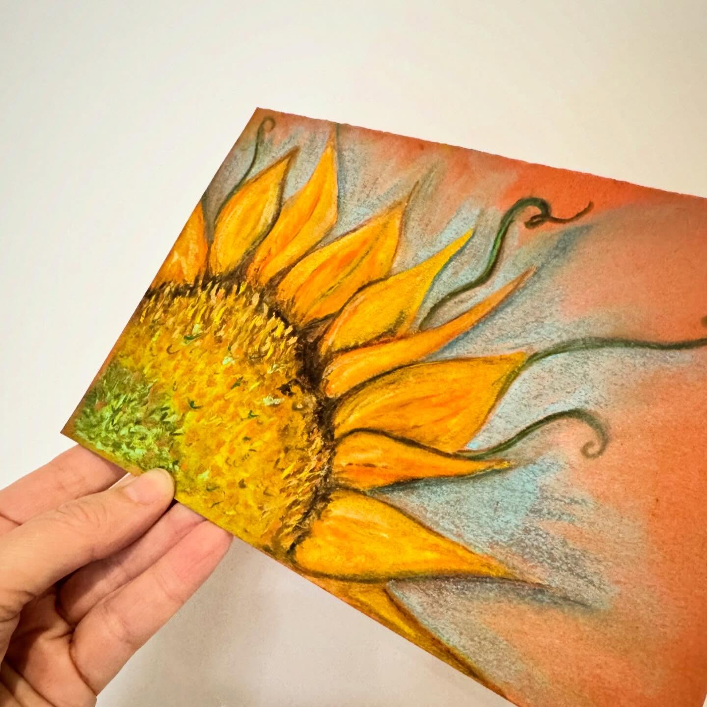 I think I might have fallen in love with pastels 🧡
#pastel #sunflowers #creatingwithpastels #stresslesscraftmore