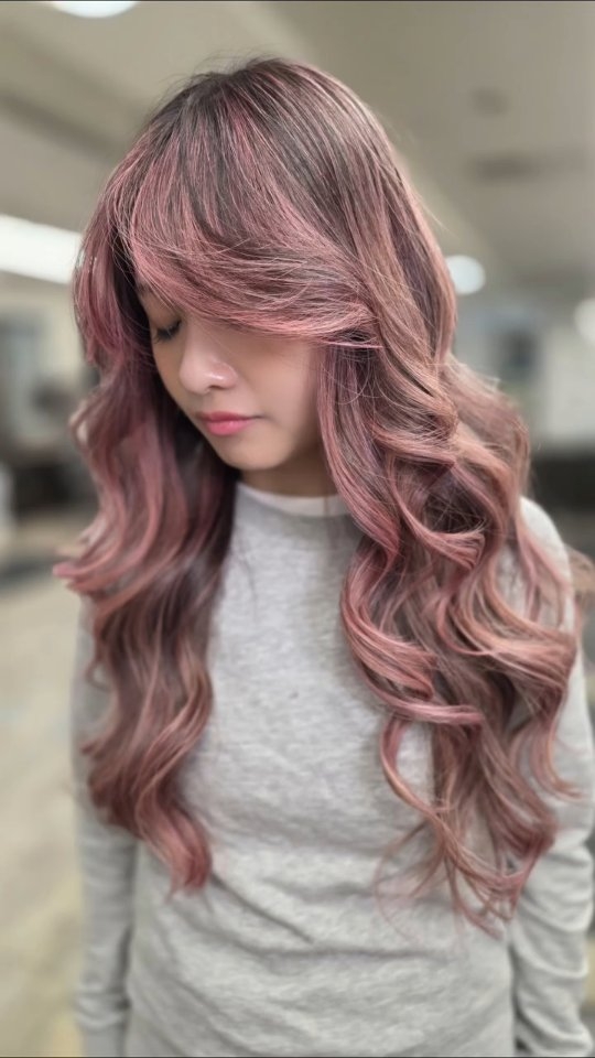 Mermaid hair!!!!
This transformation took about 6 hours to achieve! FULL Highlights for 4 hours + creative colors application 1 hour + treatments style and wash 1 hour.
#fresnohairsalon #fresnohairstylist #jennavuebeauty #OmbreHairSalon #clovishairstylist