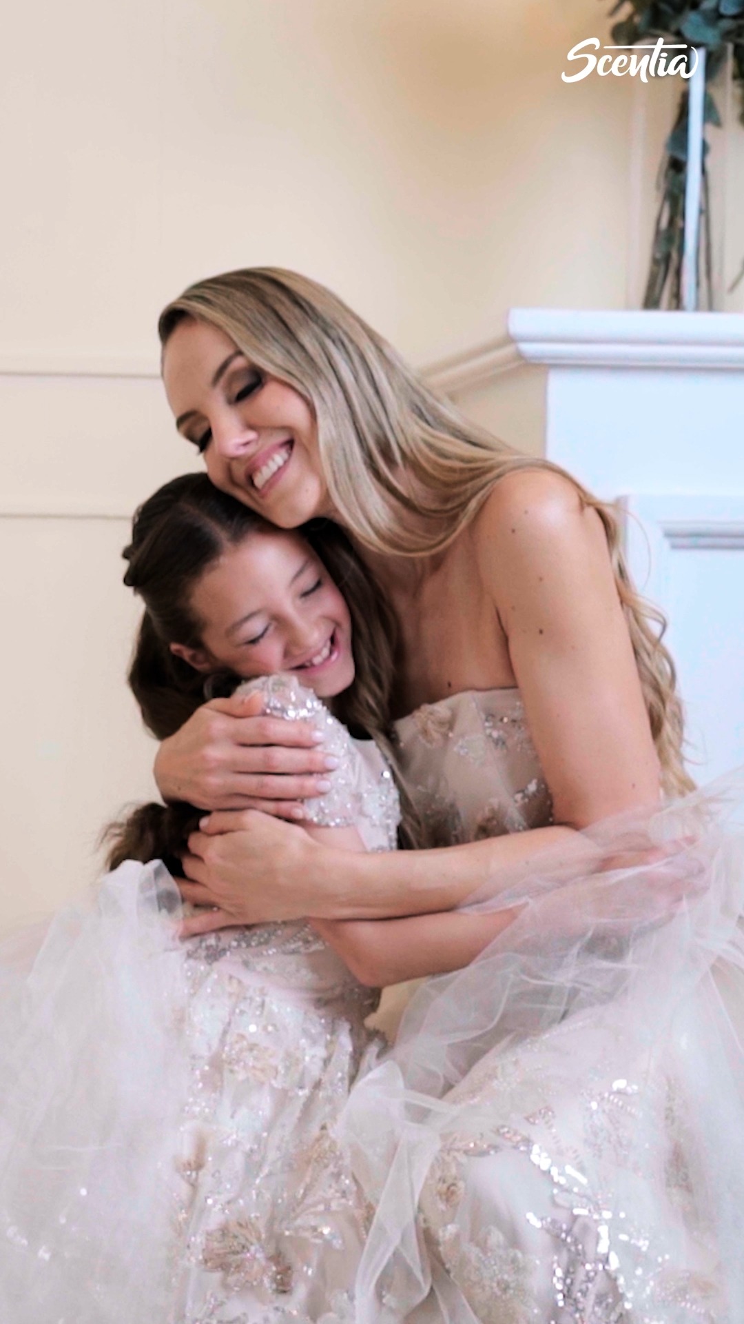 ¡Momentos juntas llenos de risas, abrazos y amor que perdura! Un aroma que transporta recuerdos únicos y crea nuevos sueños.
Para las pequeñas Princess, que sueñan en grande…y para mamá Charmeé, esencia de feminidad y legado.
#scentia #scentiacentroamerica #bellezaempoderadora #scentiacontigo #protección