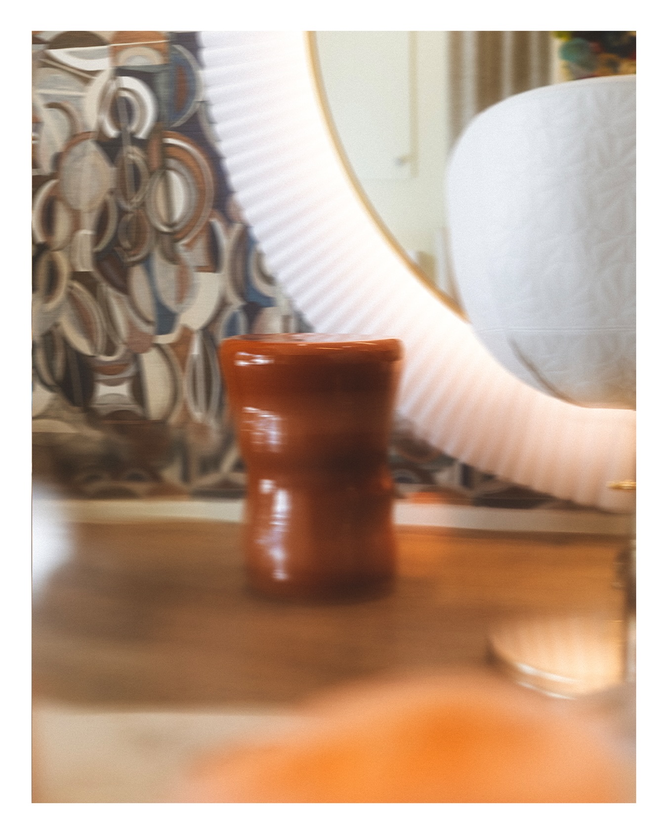 Wat begon als een droom, groeit nu door naar een nieuwe fase ✨
Met nog meer focus op rust, sfeer en verfijning.
Elk detail krijgt een nieuwe betekenis…
Van warme tinten tot zachte vormen en een interieur dat aanvoelt als een beleving op zich.
Mijn salon wordt een plek waar je binnenkomt en meteen vertraagt.
Waar luxe niet schreeuwt, maar voelbaar is in alles 🤍
#hairdresser #hairsalon #luxury #design #interiordesign
Fotos : @julie_h_photos
Interieur: @gammabenelux @thomas.home.garden.inspiration