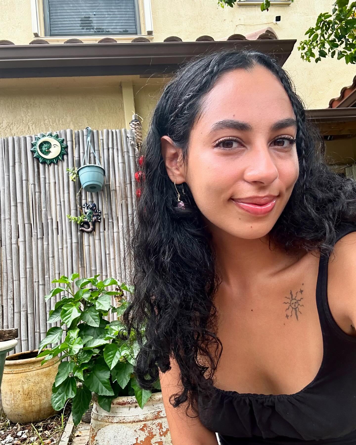 october, my life is forever changed❤️🔥💫✨
everything around me that’s not in alignment or doesn’t serve me anymore is simply crashing & burning at an incredible speed. it’s uncomfortable, painful, sad, but also so beautiful & enlightening to create ample space for what’s truly meant for me.
my birthwork is going through a major transition. the way i serve is deeply changing to more connection. more community. more sisterhood. more time spent together. i’ve been craving going deeper & deeper with the women i serve, and ever since i made this call, the most aligned clients are coming through 🔥
my connection with the plants & the elements are nonnegotiable now & the gifts/downloads/confidence/peace i’ve received have held me & nourished me in unspeakable ways 🫂
here are some moments that i’m so grateful for 💫
**the last slide is my favorite, showcasing how much my nephew is growing & maturing at the speed of light 🥹