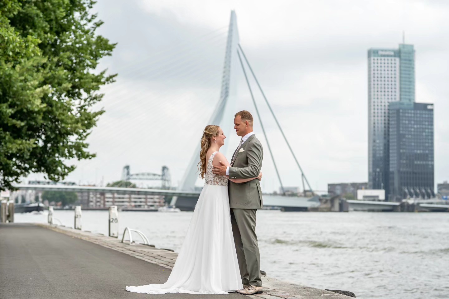 Rotterdammmm π
#fotograaf #bruiloftfotograaf #bruidsfotograaf #bruidsfotografie #bruiloft #trouwfotografie #trouwfotos #trouweninrotterdam #trouweninnederland #trouwfotograaf