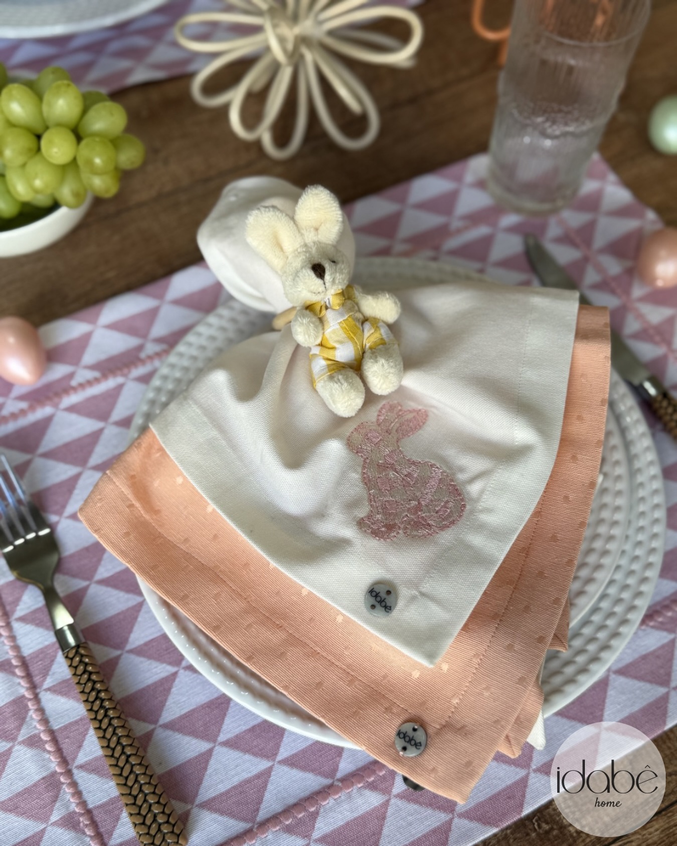 Tons pastéis trazem todo um charme para nossas decorações de Páscoa!
Não tem como não amar 🤍
• 11 94331-1286 • www.idabe.com.br •
#guardanapobordado #portaguardanapo