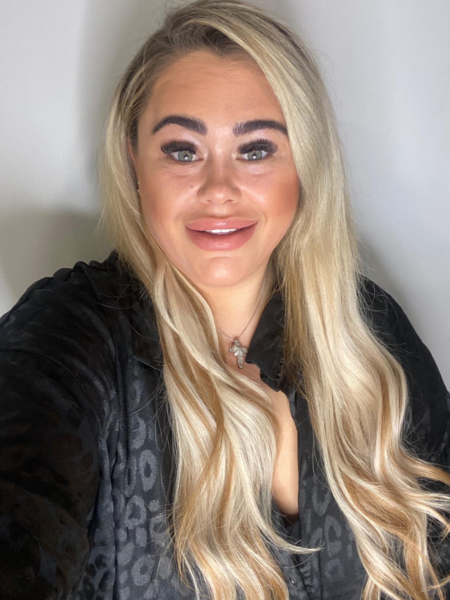 Olivia - Creative Colour Specialists
Olivia has over 15 years experience in the industry. Olivia previously worked and trained in central London where she gained her knowledge and expanded her skill set. She joined Salon167 Crayford in 2016 before recently moving to Salon167 Dartford. She enjoys all aspects of hairdressing and believes the best results are achieved by a in-depth approachable and friendly consultation. Her specialties include creative cutting colour, restyle and colour changes, extension ambassador, Men’s hair design and Occasional hair. She is also extremely passionate about healthy hair where she has a vast knowledge of in salon treatments, especially Olaplex. In edition, Olivia is also one of our salon experts for hair systems for men and woman.
Olivia is available at Salon167 on selected days as she is also a busy mum to her small children.
Olivia works:-
Tuesday 1030 - 8
Thursday 1030 - 7
Friday 9-5 (alternate weeks)
Saturday (subject to demand)
Book now via the link in our bio 🤍
#salon167davidlloyd #salon167hair