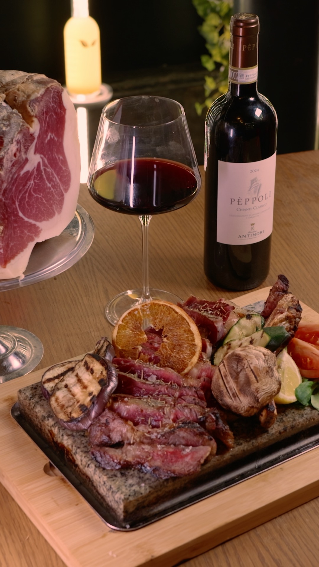 Il contatto con la brace ardente, il profumo del grasso che si scioglie, il colore della carne che si fa sempre più ambrato... e poi il tempo che trasforma il piatto in morbidezza assoluta.
Celebra con noi il gusto della materia prima 💫
#laTramontina #ristorantePalermo #laTramontina