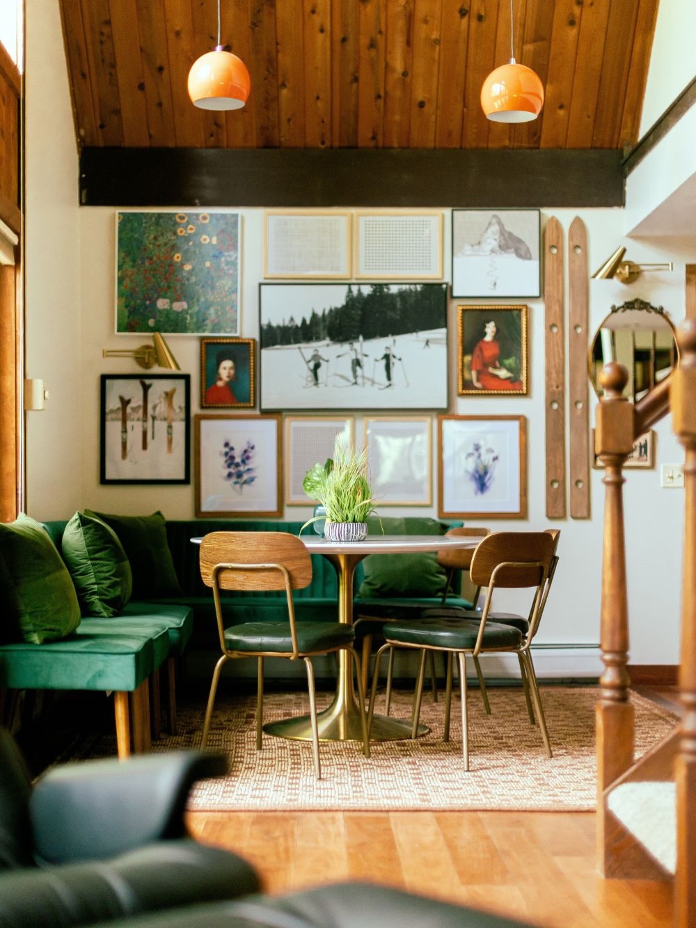 Hands down my favorite short term rental property from last year // this retro outfitted a-frame in Waterbury was totally my vibe!
Right now is the PERFECT time to start thinking about updated photos for your short term rental or Airbnb property! Maybe you’ve made some changes over the winter, or you’re finally installing the outdoor sauna! Maybe you’ve decided this is the year to finally get seasonal photos of your property so you have the right photos to attract guests during all the seasons.
Whatever your photo and video needs are, we’d love to chat more! Taking limited bookings this year so reach out soon!