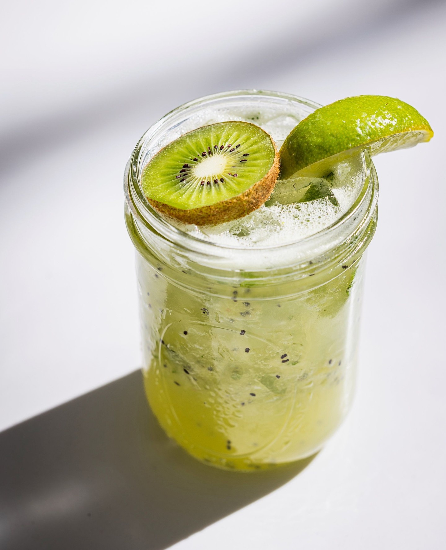 fresh, fun, and oh-so-sippable 🥝meet the kiwi-jito—your new favorite mocktail, packed....