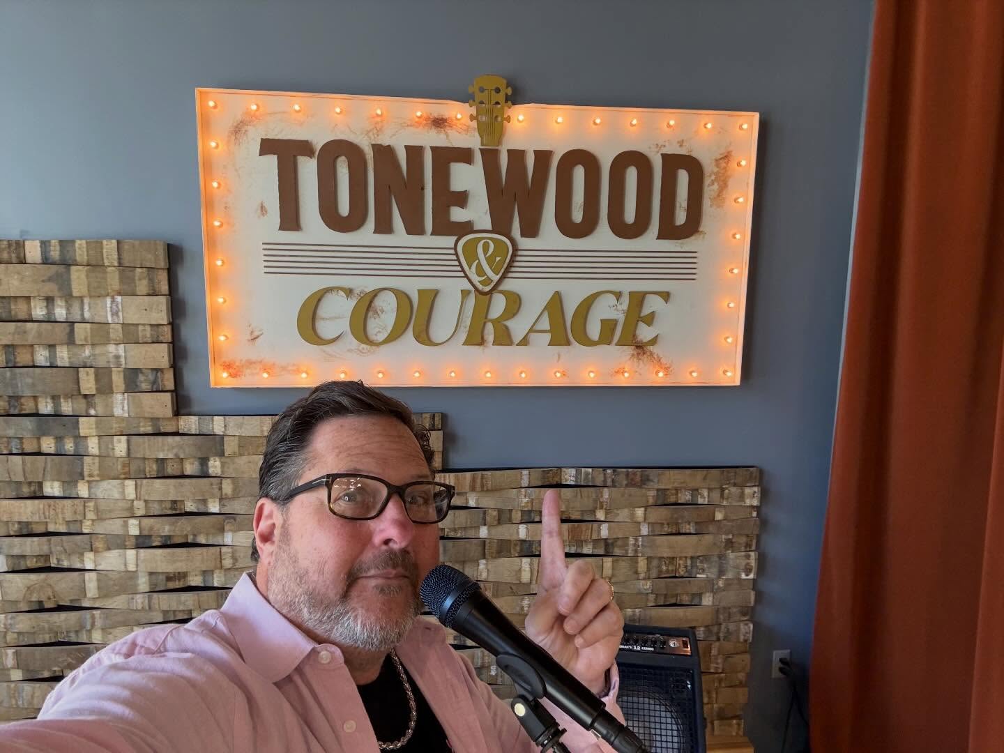 You HAVE to make this show April 9th 6-8:30 with @laurinhuntermusica at @tonewoodandcourage PIZZA, FULL BAR AND NO COVER!!!??? Dont miss it!!!