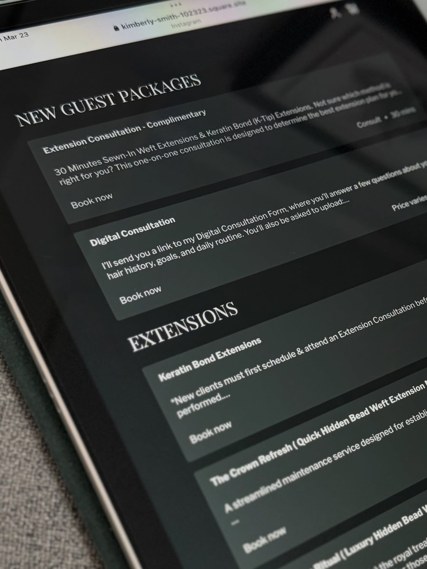 New here? Here’s how to book 🖤
I’ve updated my booking process to make sure every new guest gets the best possible experience and a clear plan before we start.
All new guests will begin with one of the following:
• In-person extension consultation
• Digital color consultation form
This allows me to review your hair, your goals, and make sure I’m the right fit for what you’re looking for.
Once your form is submitted, I review and respond with next steps.
You’ll find everything under the “New Guest” section in my booking site.
📍The Mirror Room | Bangor, Maine