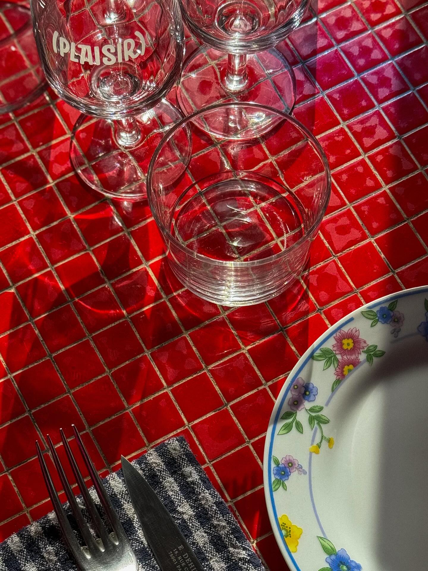 Un lieu simple, une table sans prétention mais avec l’essentiel : de bons produits, de l’amour, de la créativité et beaucoup d’envie.
#bistro #annecy #restaurantannecy