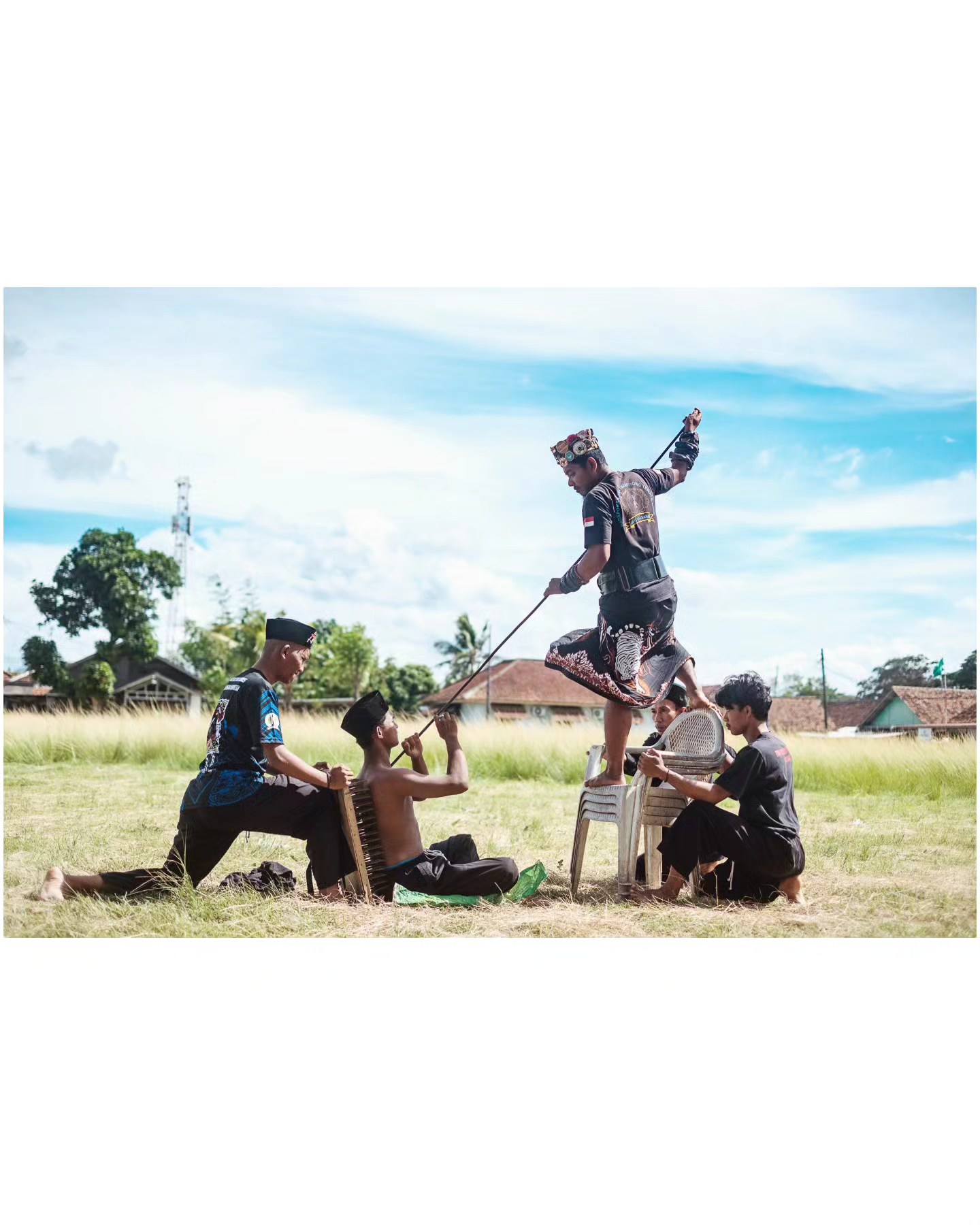 Dangerous challenge - debus bantem .
.
.
.
.
.
.
.
#indonesia #debus #debusbanten #debus #java #travelphotography #etnic #fujifilm #reporter #tulisjusquicicestsympa