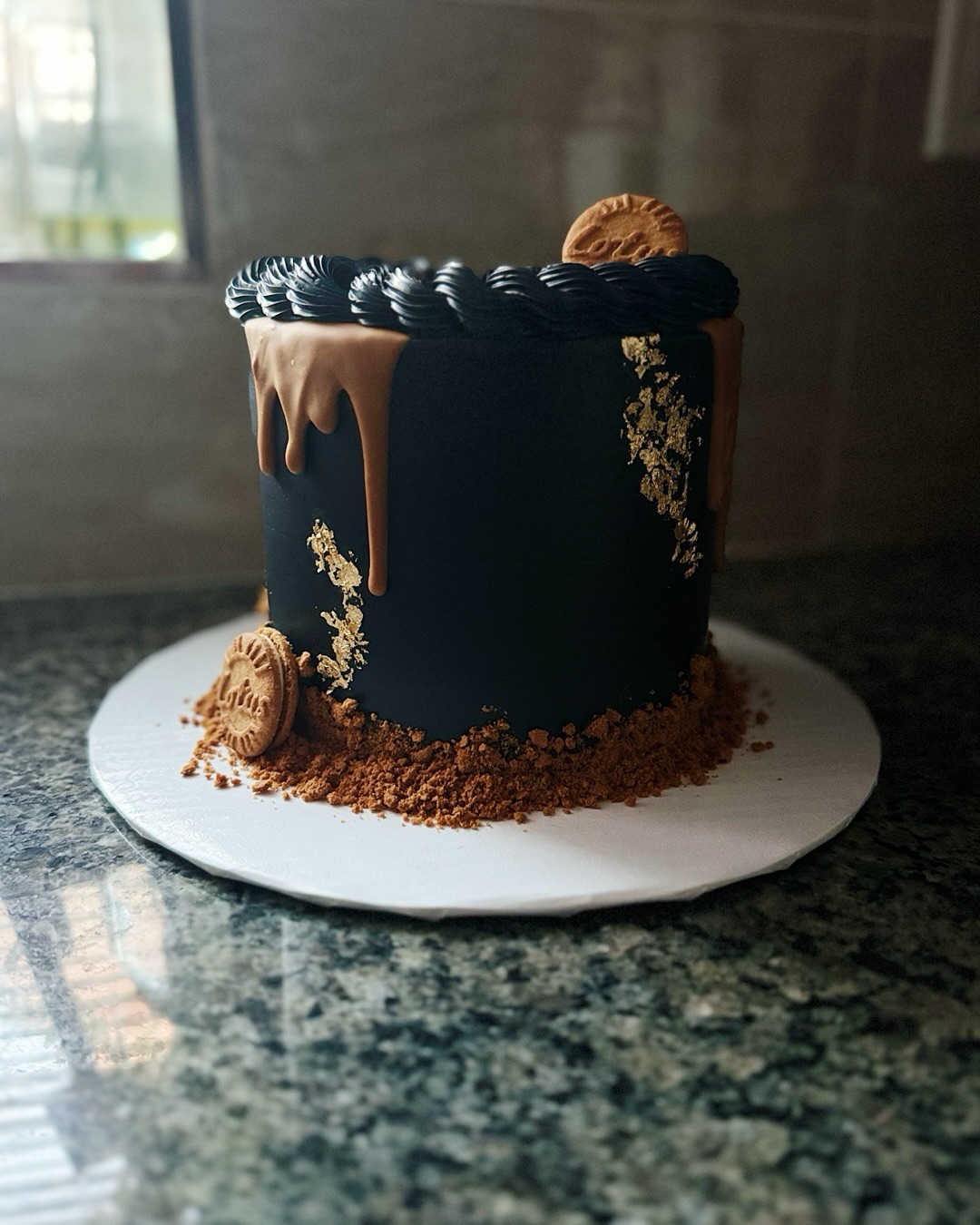 For the man who appreciates the details 🖤😎
#nycbaker #bakelife #statenislandbakery #mencake #nyccakes