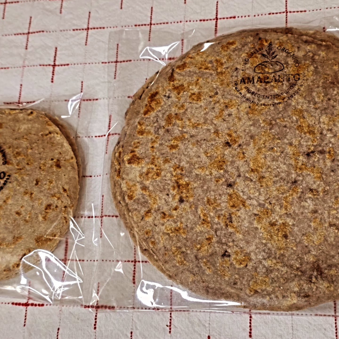 ✨ Nuevos Wraps de Harina de Almendra – Más grandes, más sabor ✨
En Amaranto elevamos lo saludable a otro nivel 💛
🌯 Nuevo tamaño más grande
Perfectos para wraps completos, meal prep o cenas prácticas
🔥 Doble sabor
Más intensidad en cada bocado, sin perder lo natural
✔️ 100% gluten free
✔️ Hechos con harina de almendra
✔️ Ideales para keto y alimentación consciente
✔️ Más saciantes y versátiles
💡 Porque comer saludable también debe ser delicioso
💰 L 460 paquete de 5 tortillas
📩 Haz tu pedido por DM o WhatsApp
#AmarantoBakeryHN #GlutenFreeHN #KetoHonduras #HealthyFoodHN #Wraps