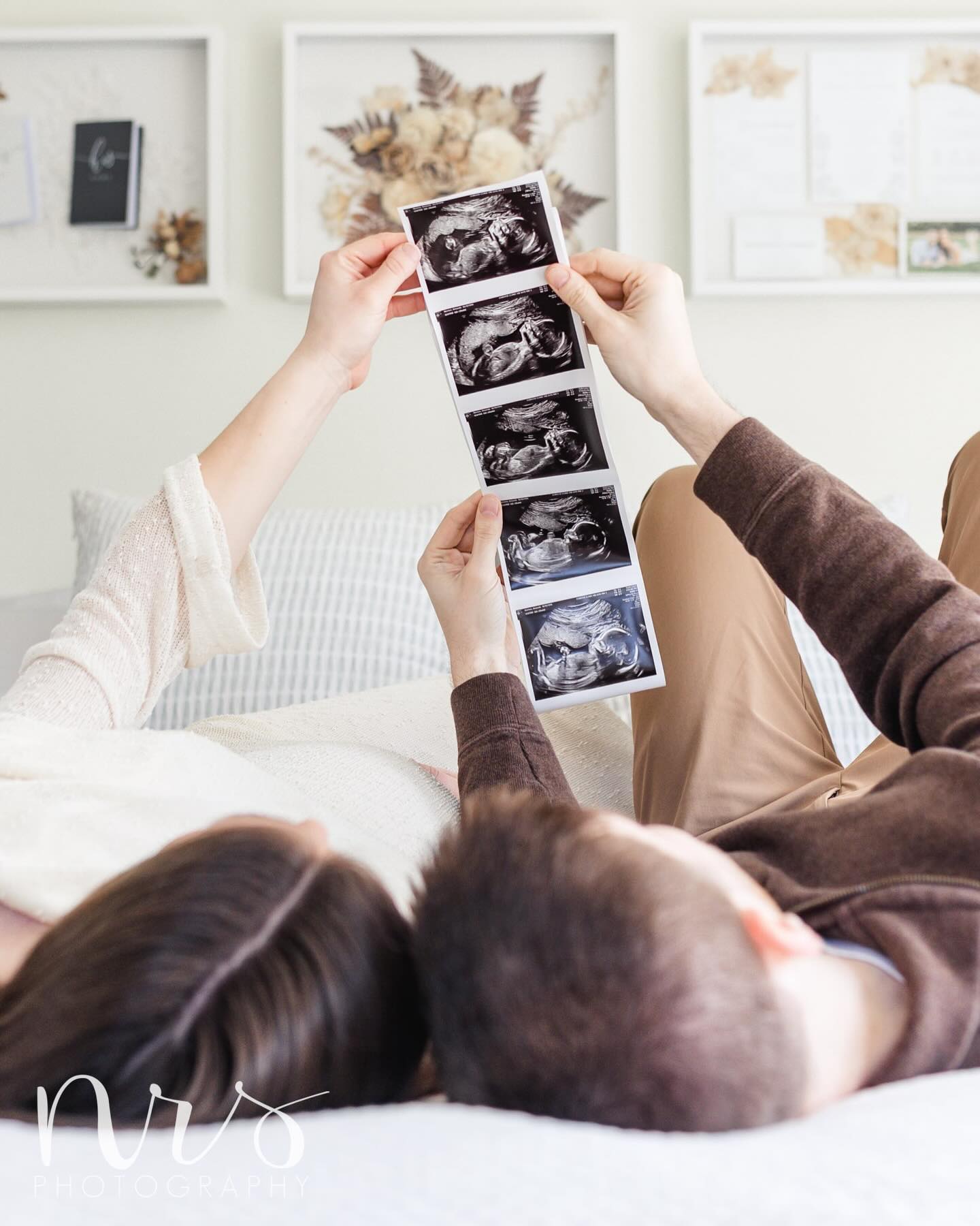 The sweetest kind of sneak peek. 🖤🤍
#nrsbumpsandbabies #nrsphotographyil