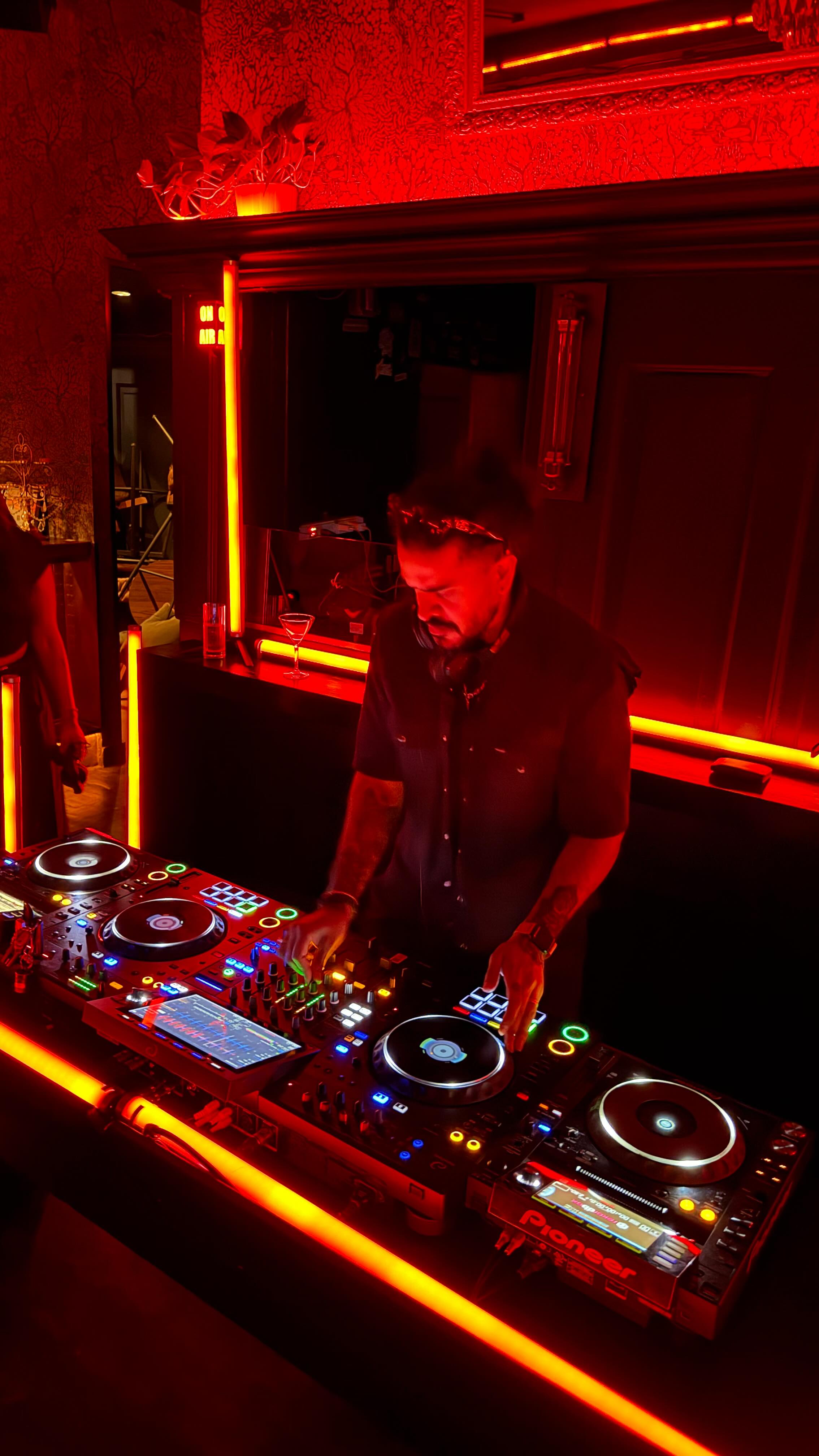 there’s a point in the night where it stops being about “me”
and becomes about “we” 💙