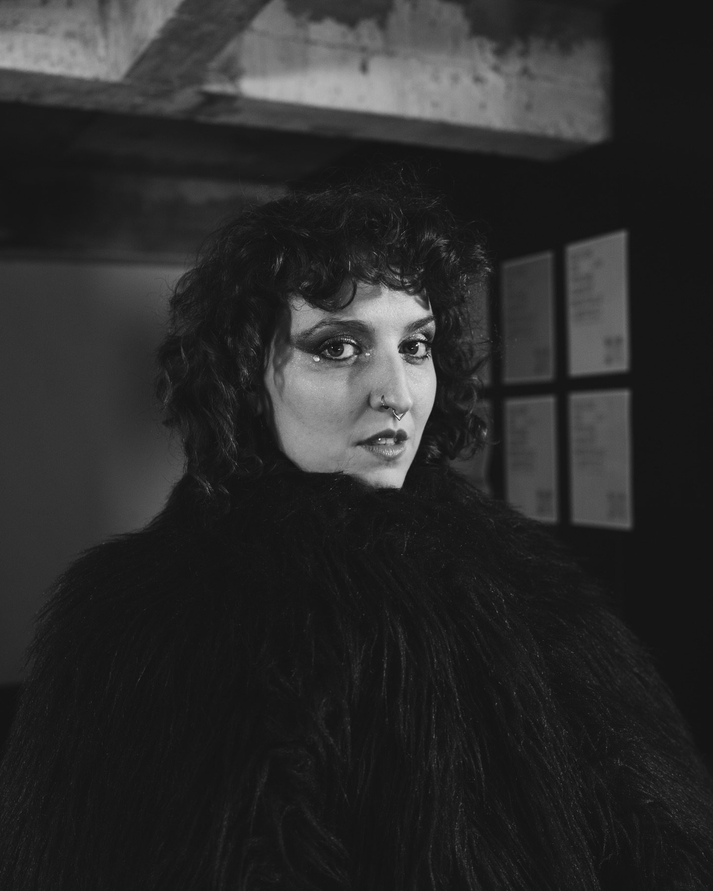 Ma crazy @josieexperience en backstage avant de monter sur scène pour la release partyyyy 🎶🪩🌟
#portrait #photographiedeconcert #josieexperience #femmephotographe #photographeportraitparis