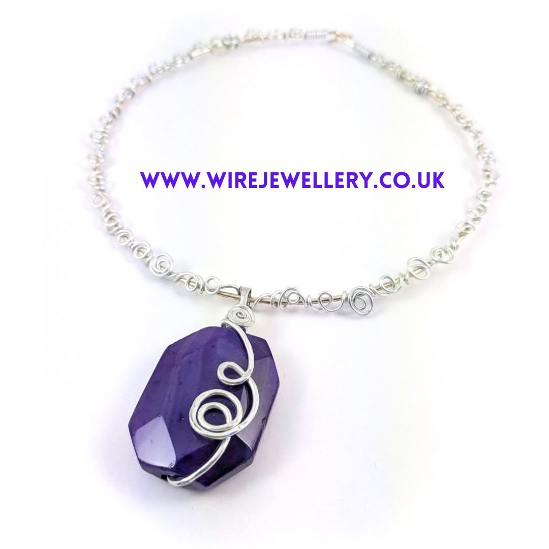 Scrolling choker with Amethyst pendant 💜