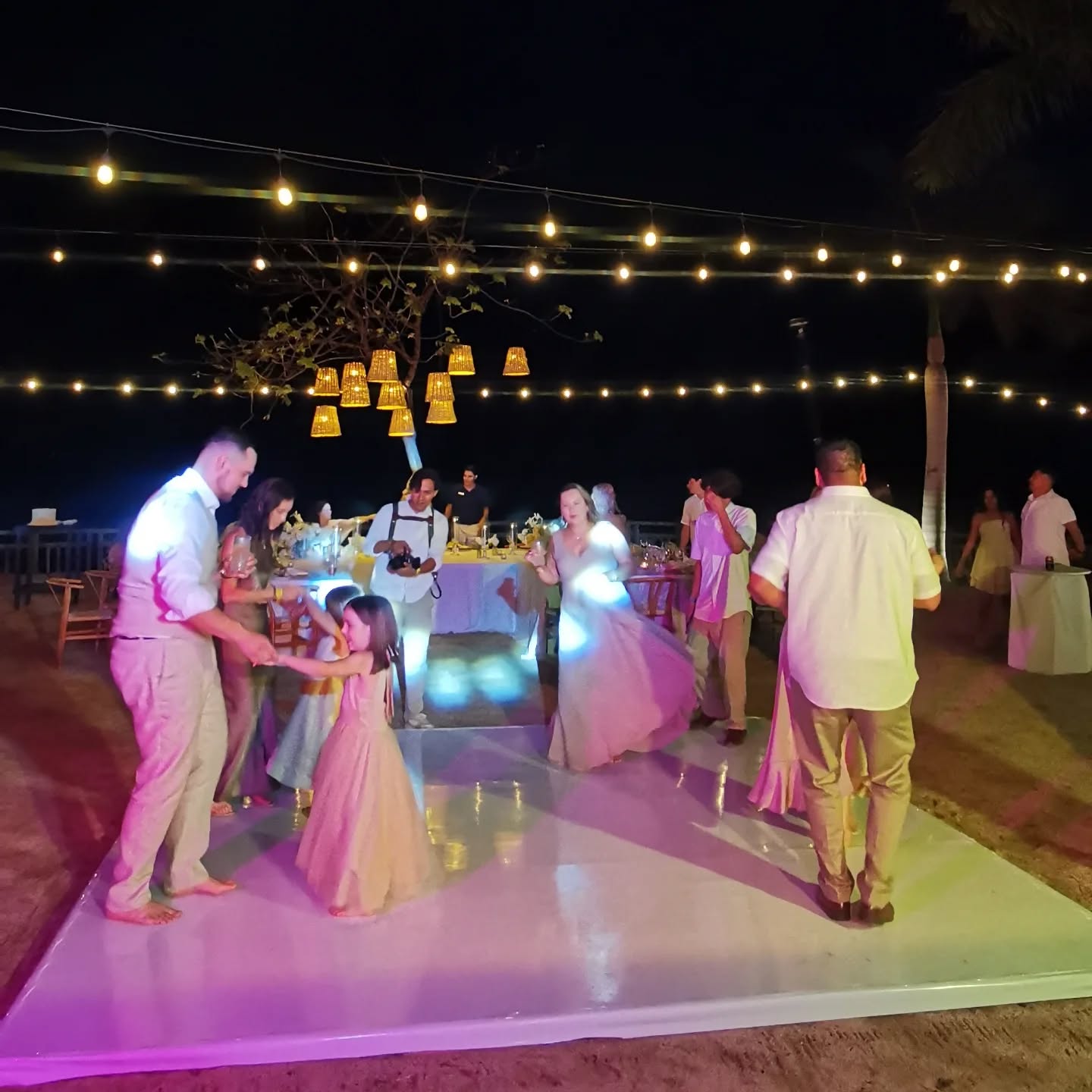 www.aranweddings.com
#puertovallarta #rivieranayarit #weddingdj #beachwedding #MusicLovers