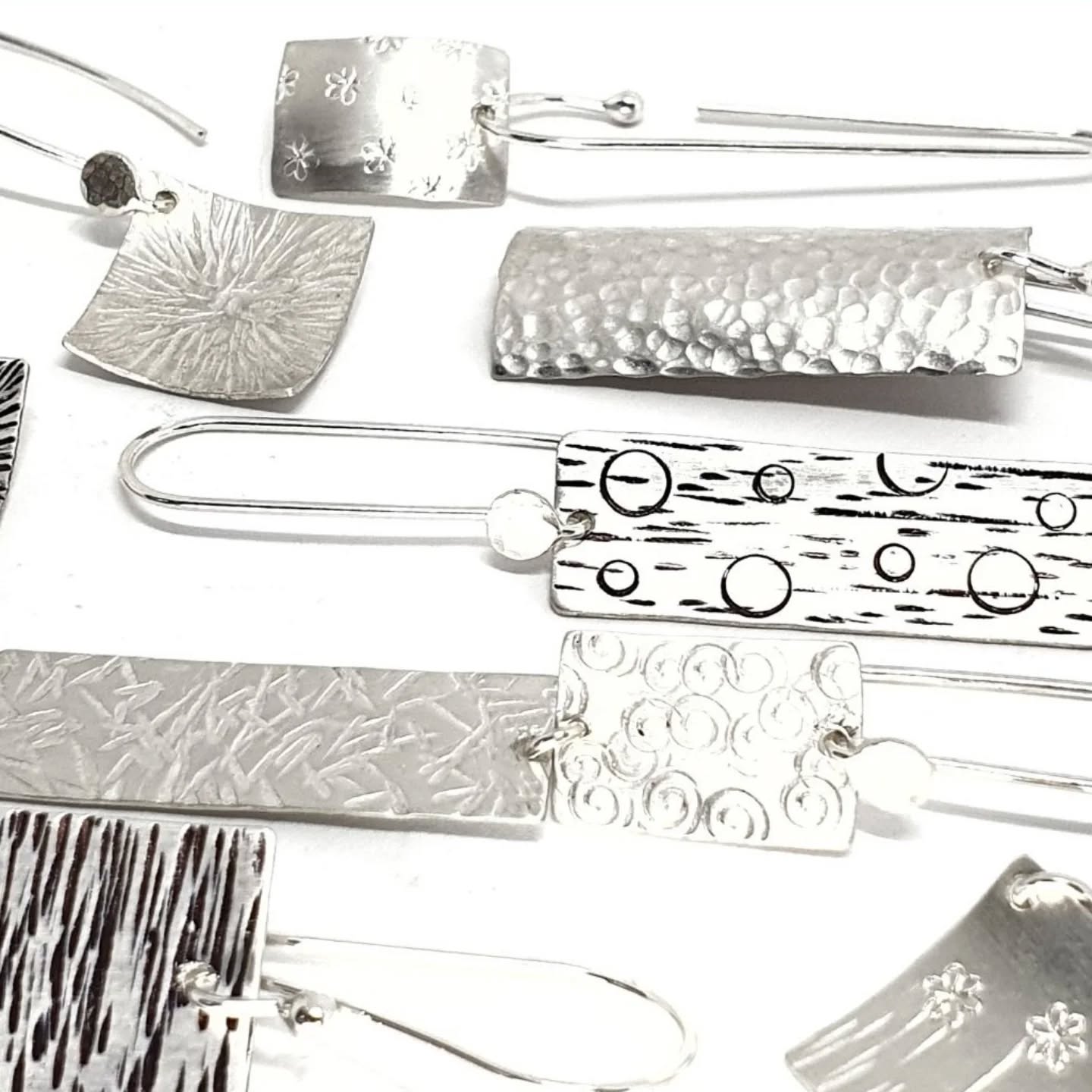 ATELIER BIJOUX !
Venez fabriquer votre paire de boucles d'oreilles en argent.
Vendredi 10 avril 16h à 18h - 6 places disponibles
Samedi 11 avril 14h à 16h - 4 places disponibles
Pont-les-Bains
A partir de 16 ans
15€ Inscriptions par SMS 06 30 74 20 35
ou email karen@lavidalerie.com
#jema #jema2026 #métiersdart #pontlesbains